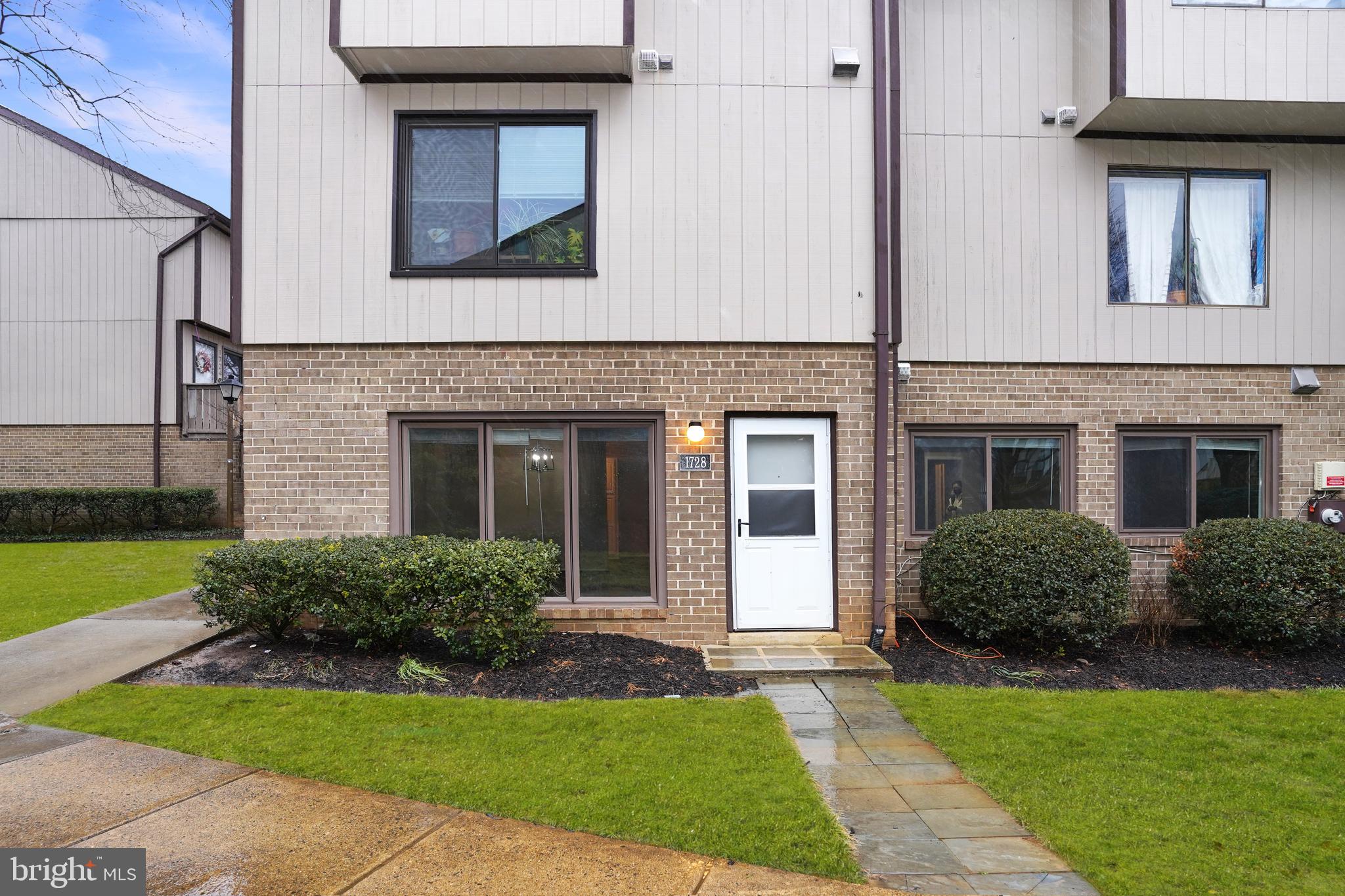 THE WESTERLIES - Residential Lease