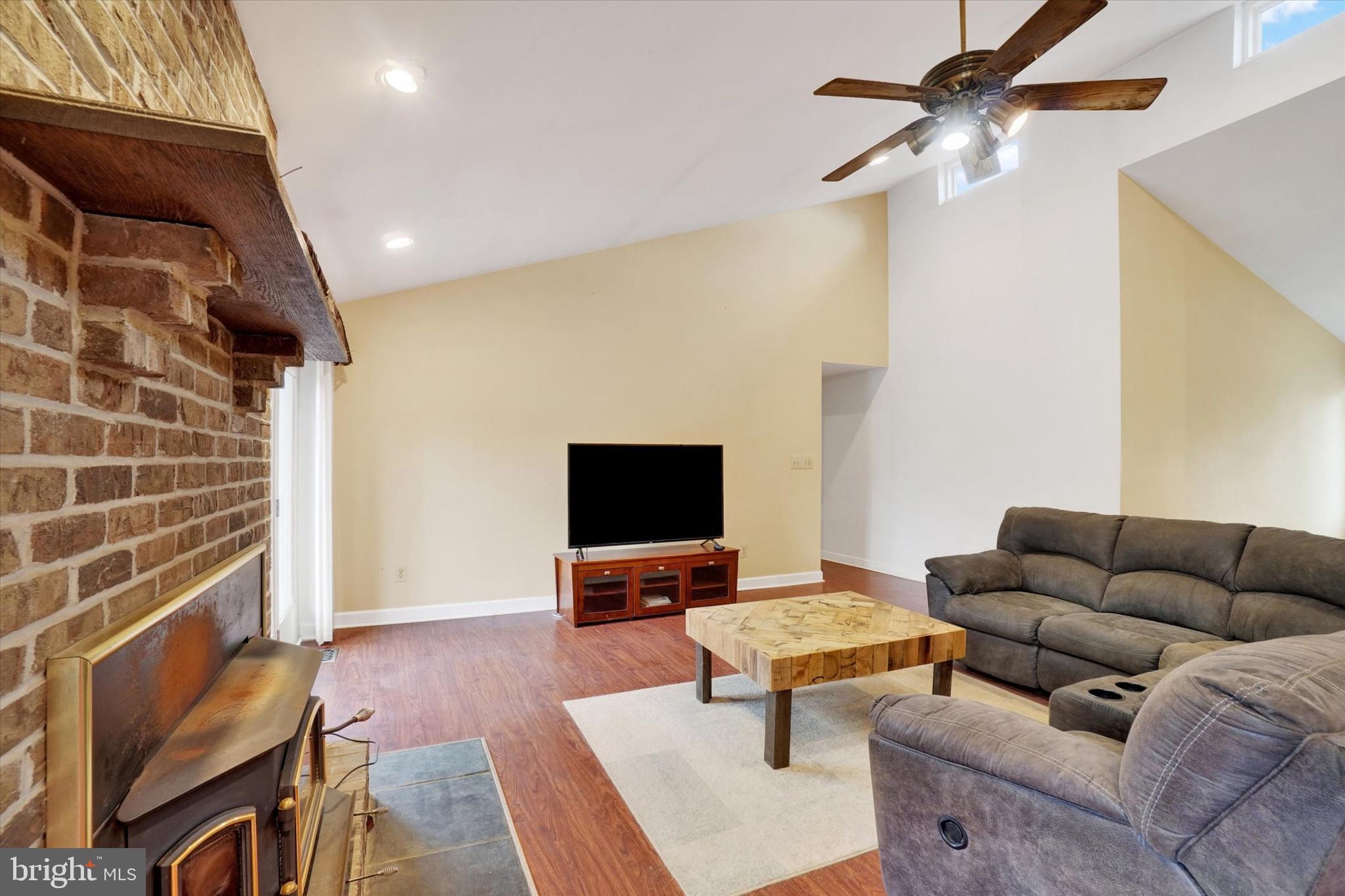 8292 HICKORY ROAD