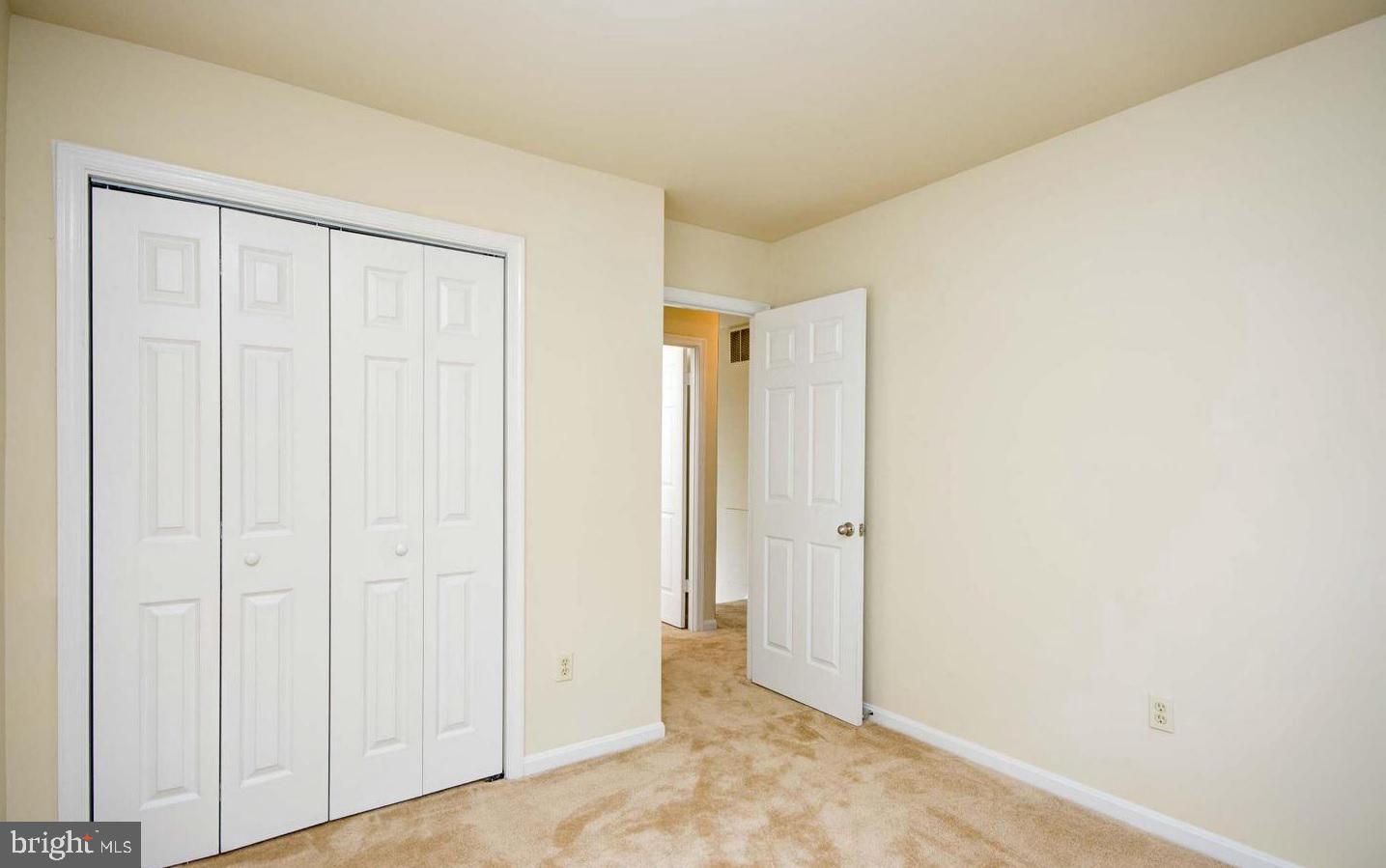 TOWNES OF ORANGE HUNT - Residential Lease