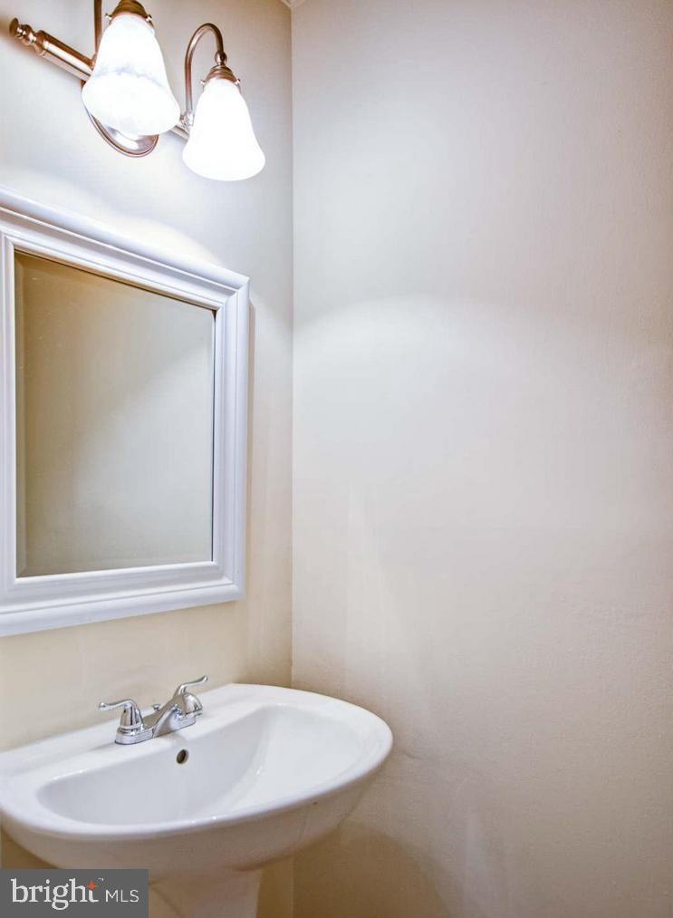 TOWNES OF ORANGE HUNT - Residential Lease