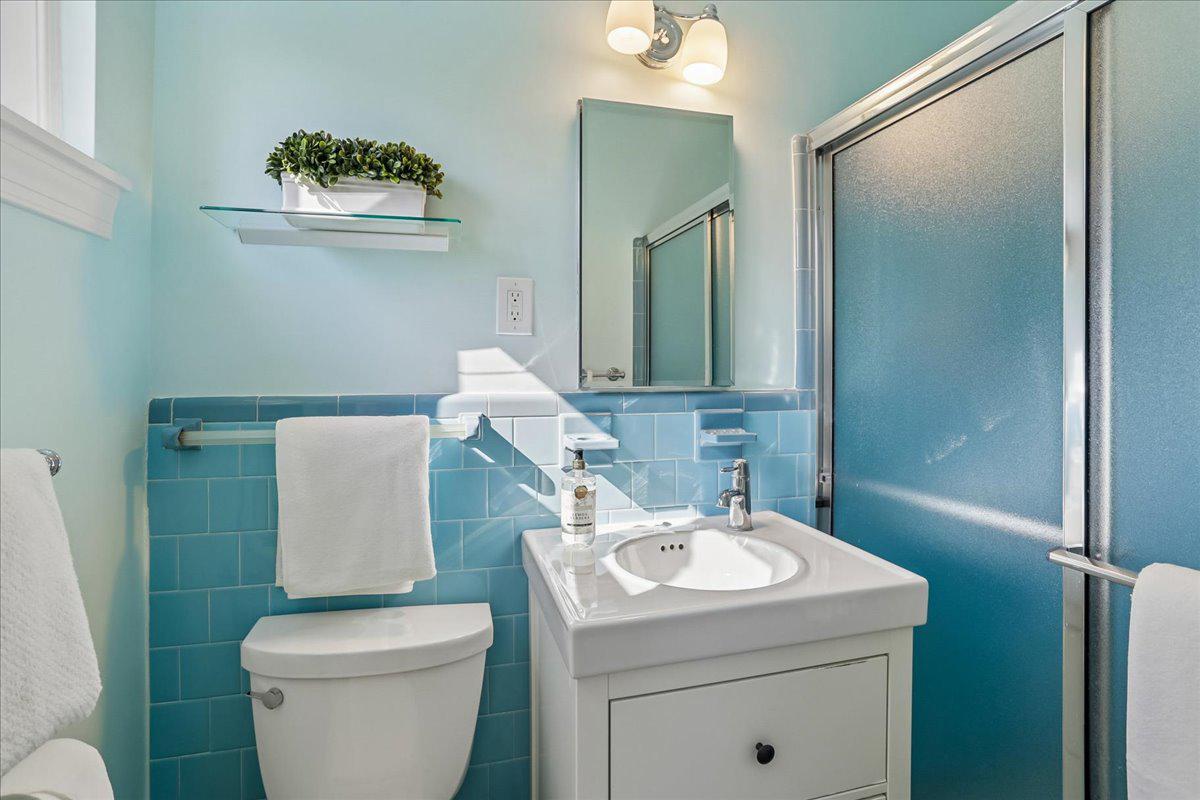 BRADLEY HILLS - Residential