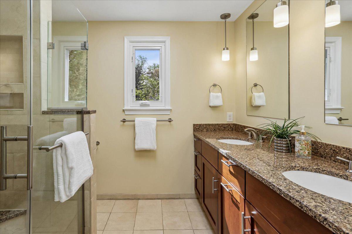 BRADLEY HILLS - Residential