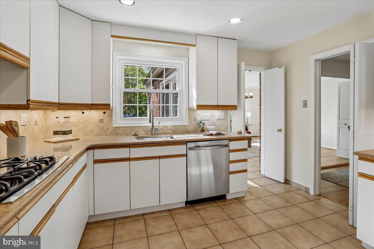 BRADLEY HILLS - Residential