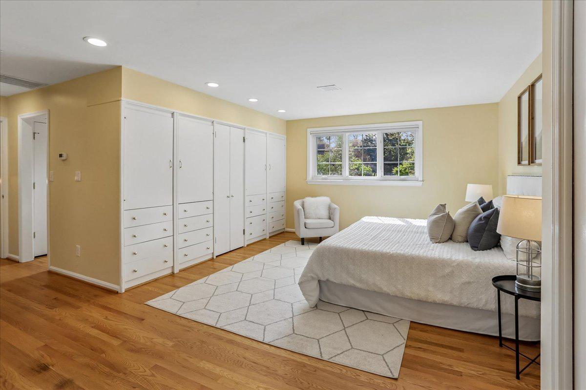 BRADLEY HILLS - Residential