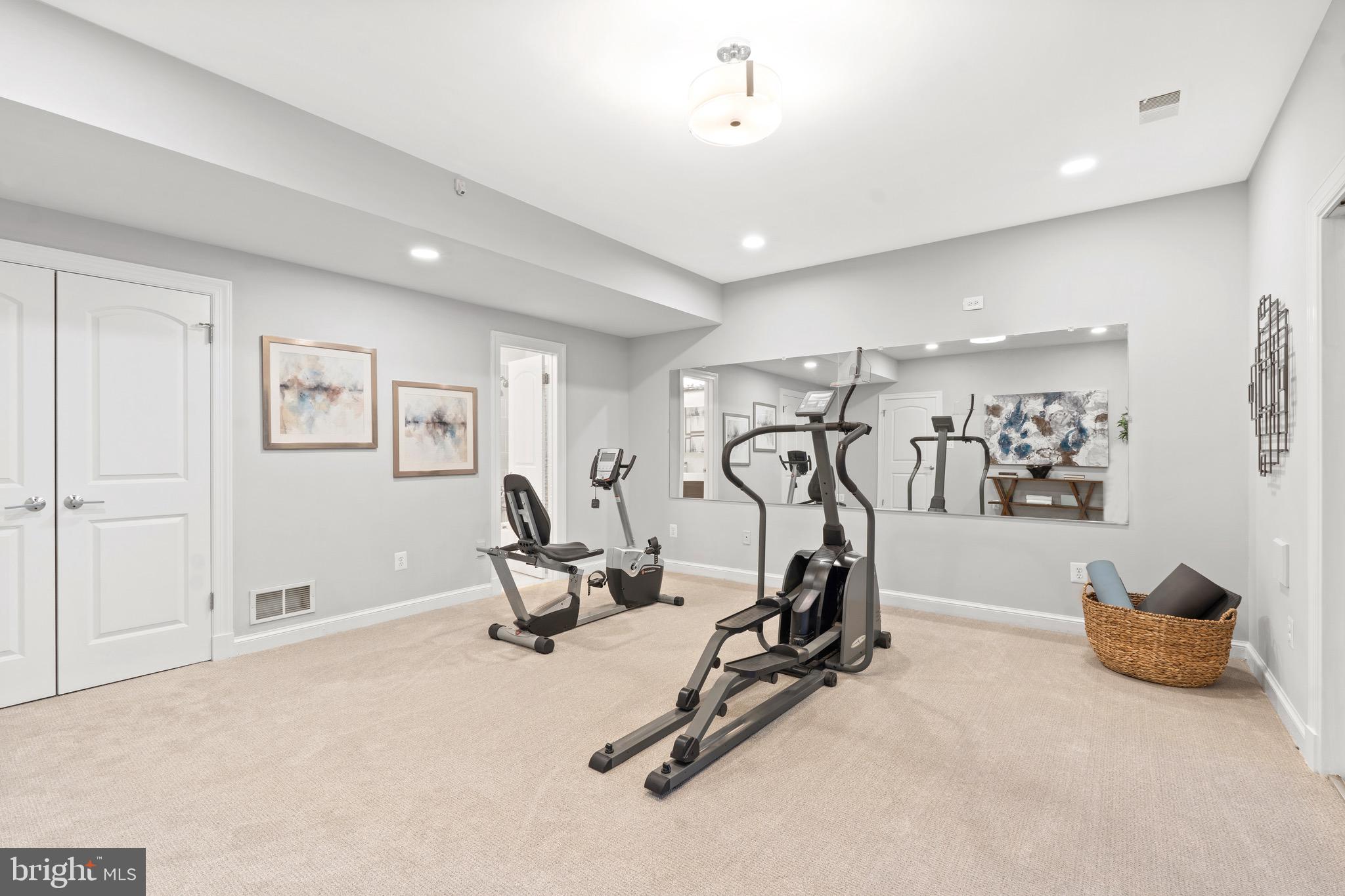 FALCONHURST - Residential