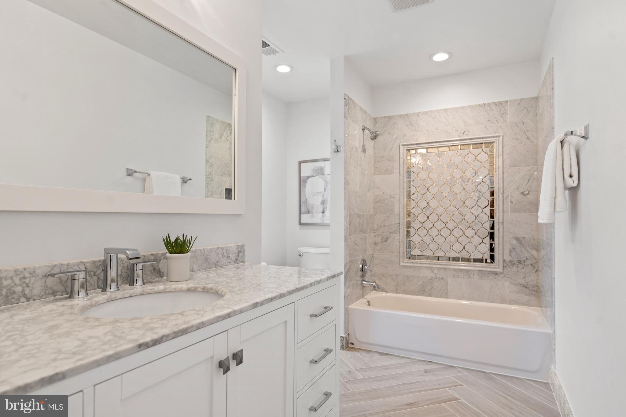 FALCONHURST - Residential