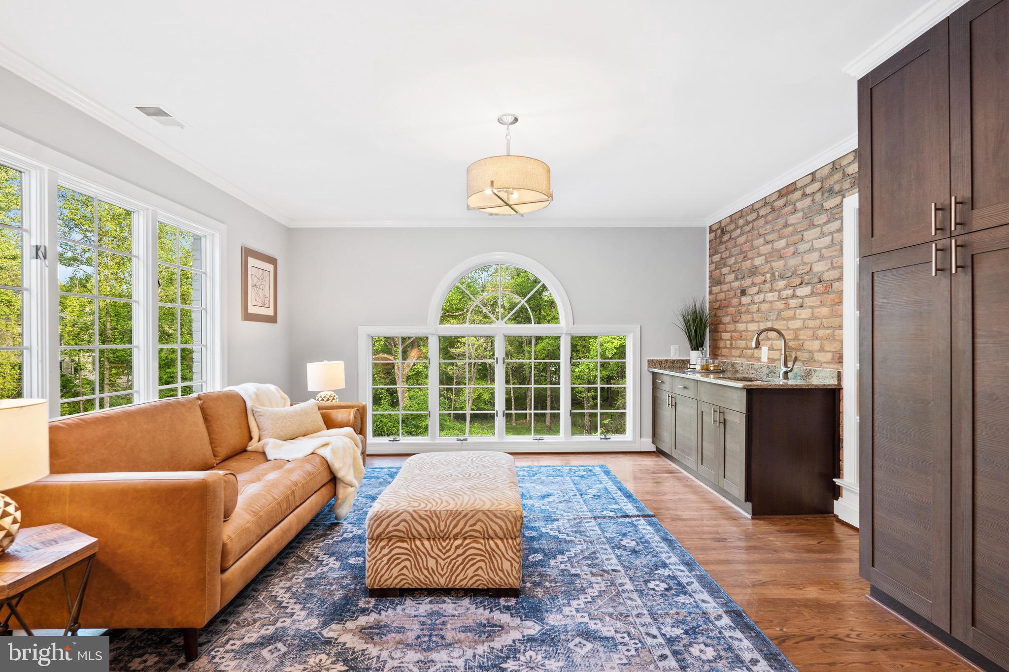 FALCONHURST - Residential