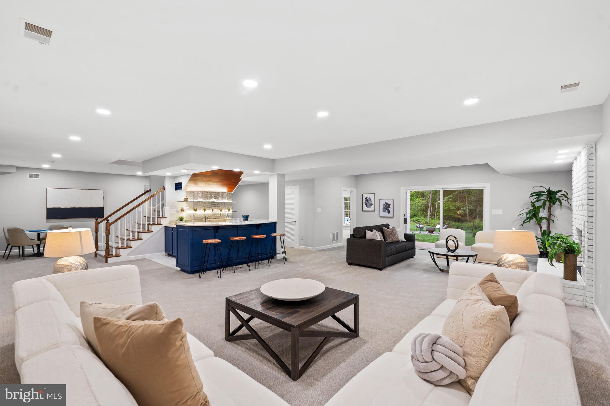 FALCONHURST - Residential