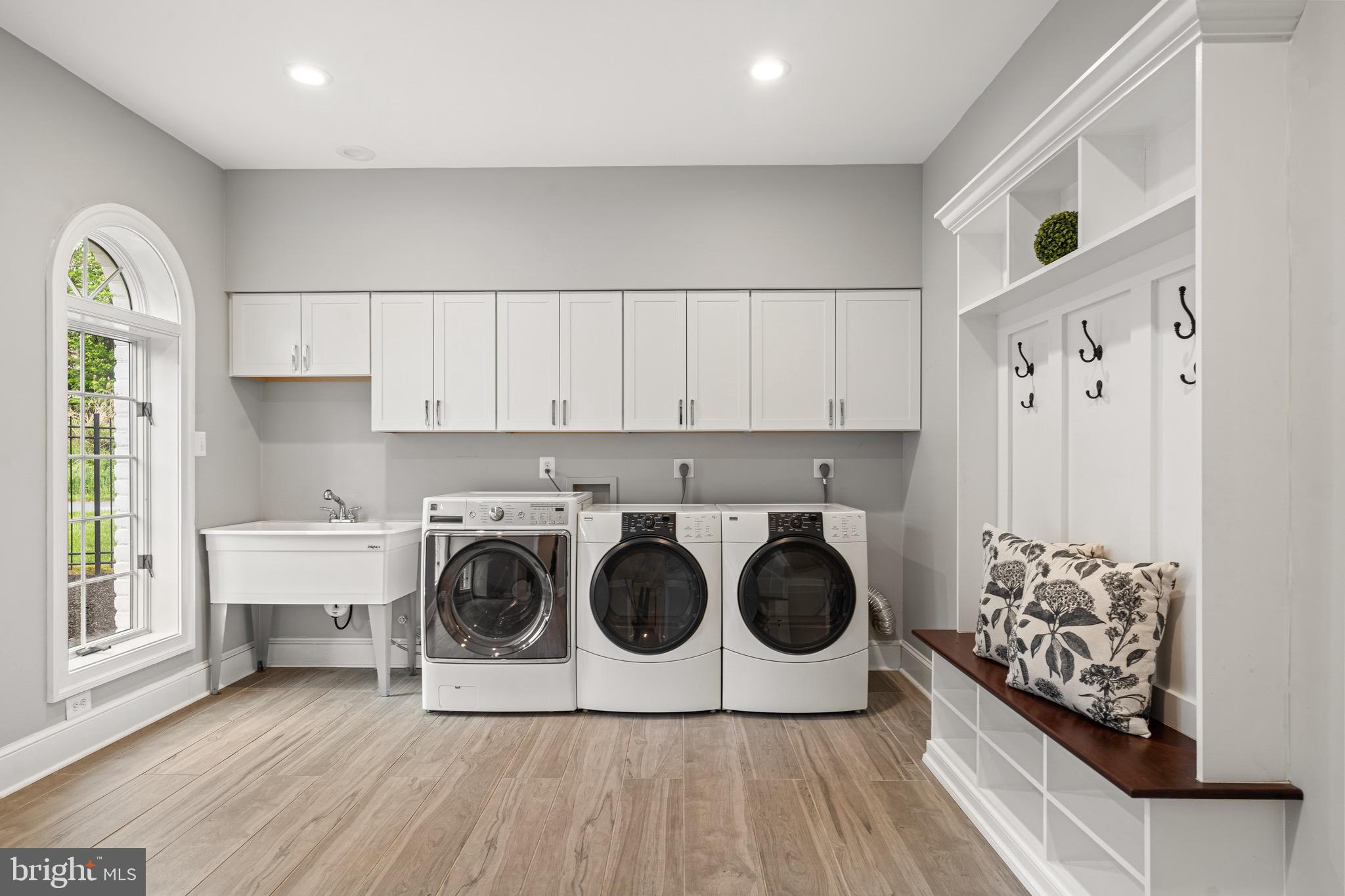 FALCONHURST - Residential