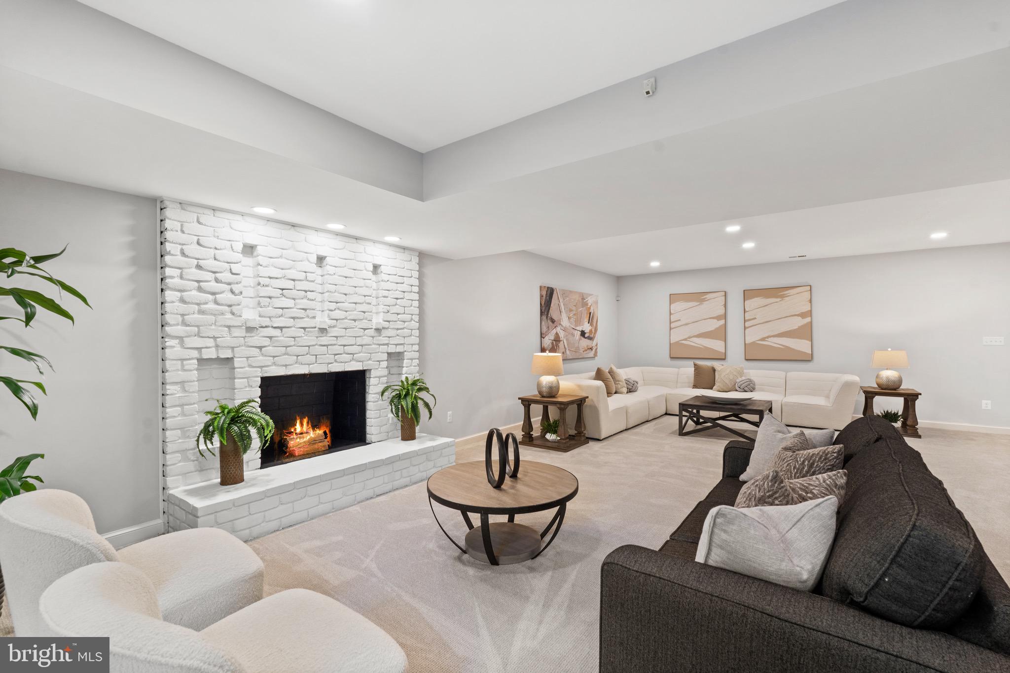 FALCONHURST - Residential