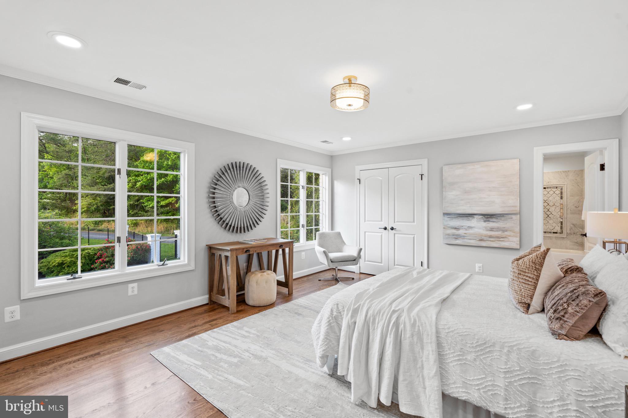 FALCONHURST - Residential