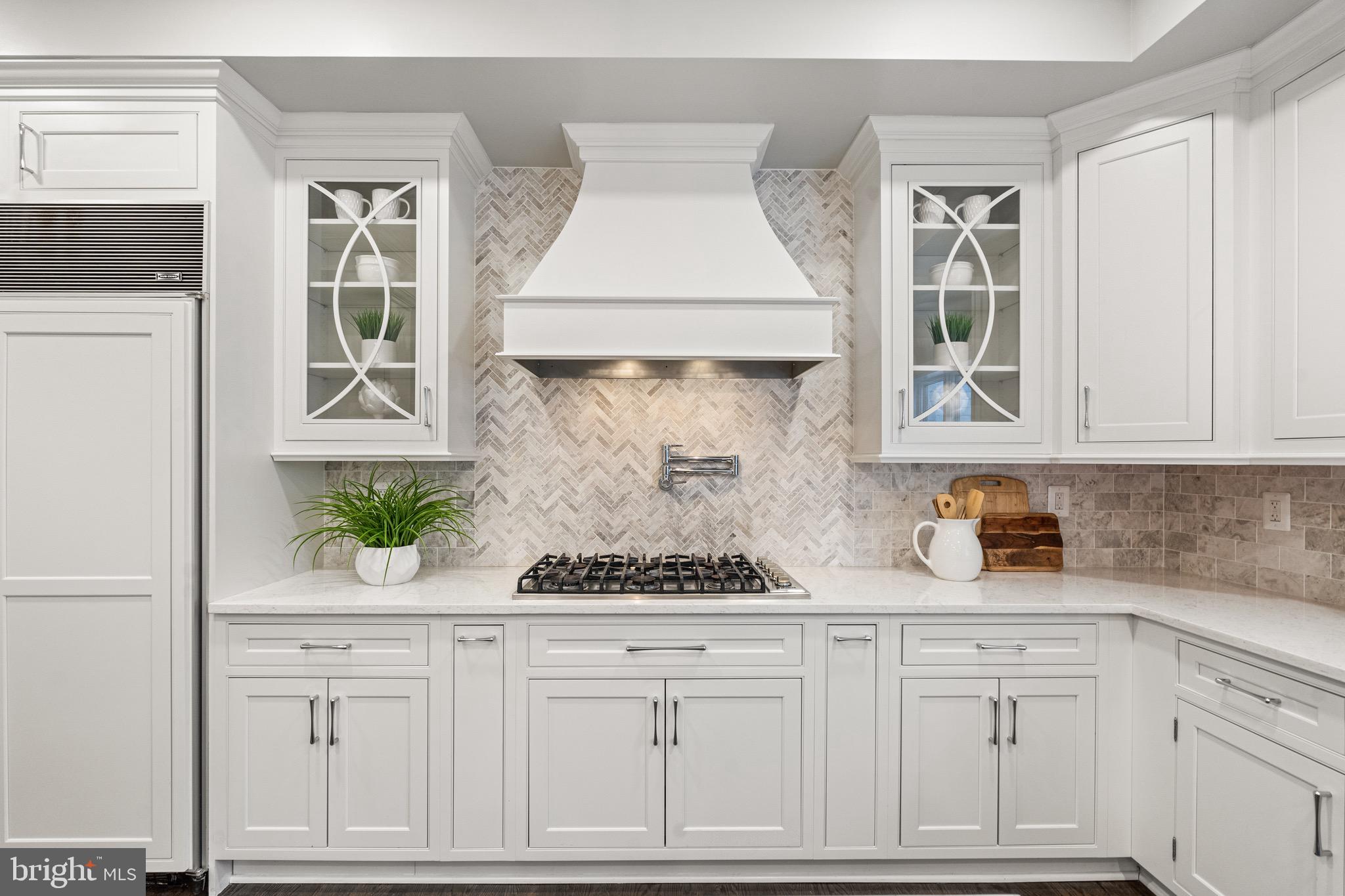 FALCONHURST - Residential