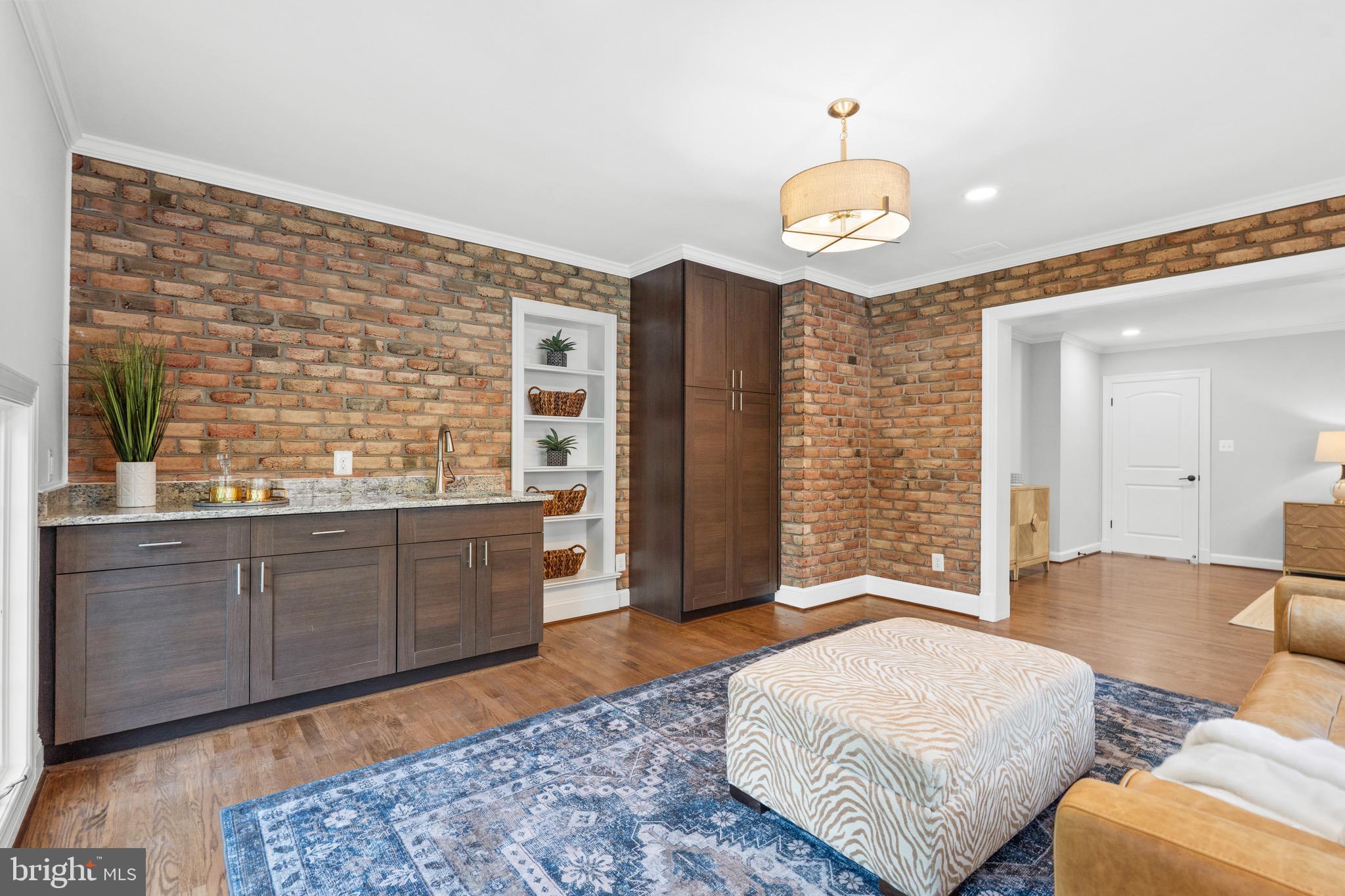 FALCONHURST - Residential