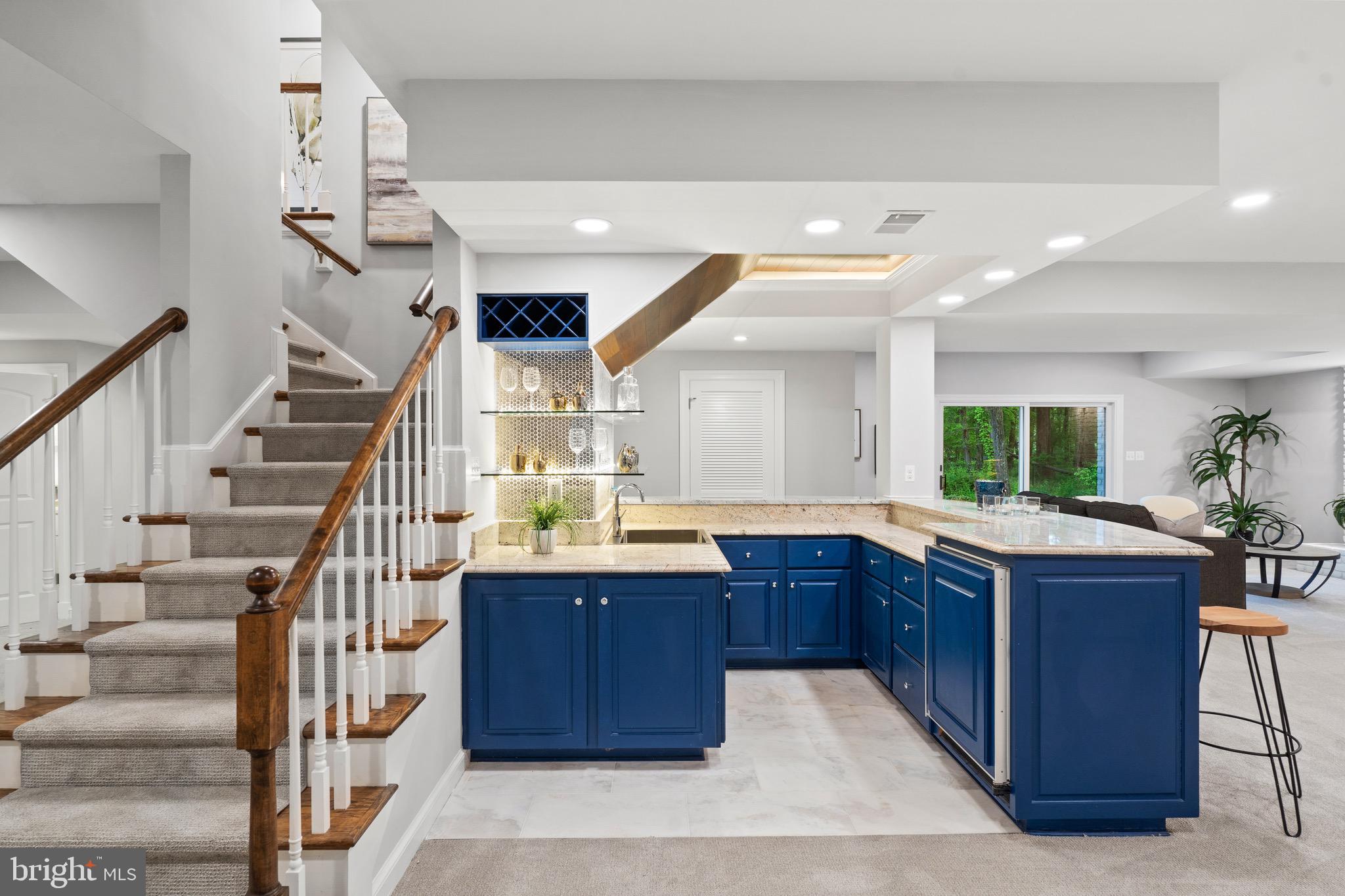 FALCONHURST - Residential