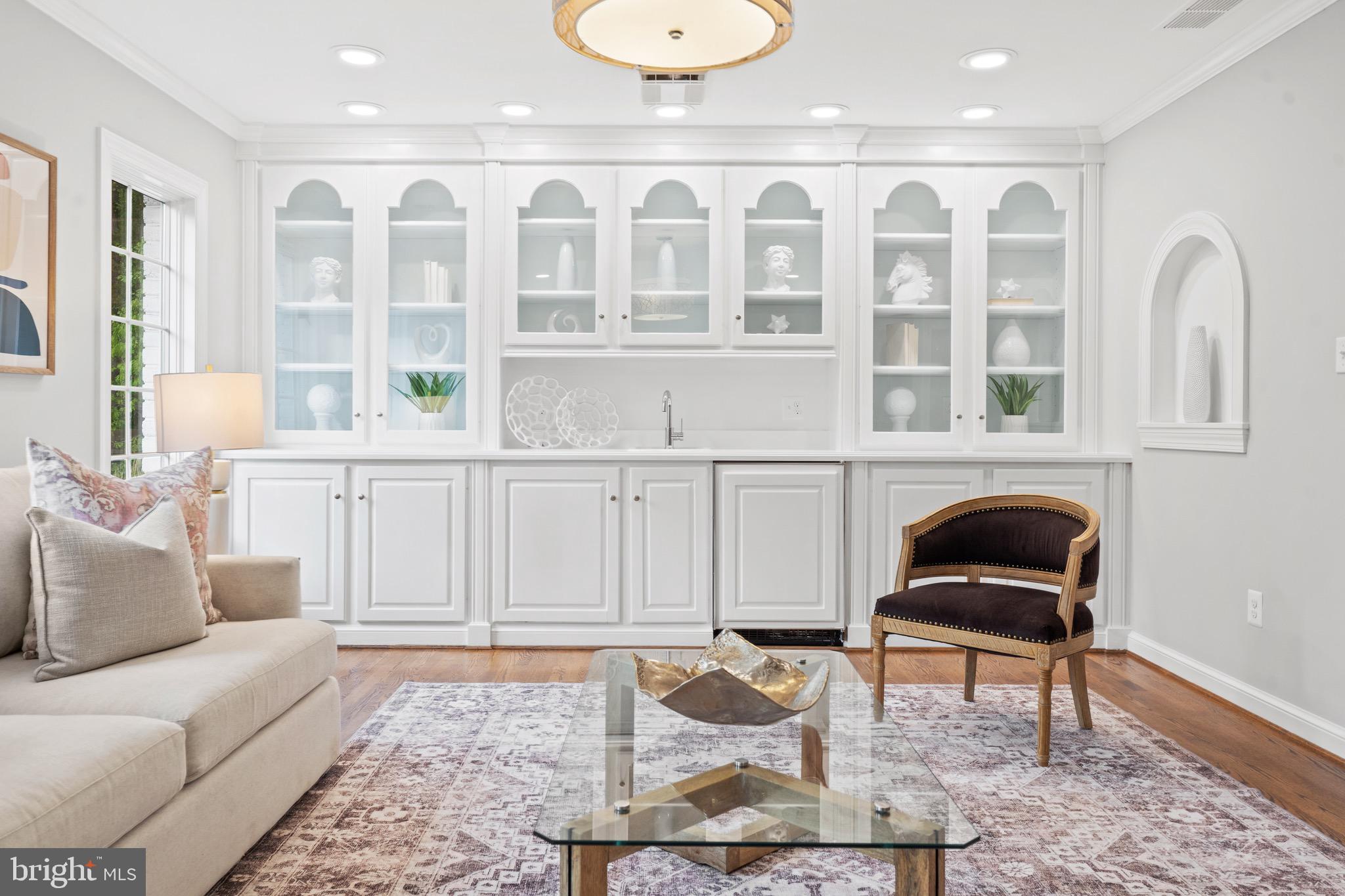 FALCONHURST - Residential