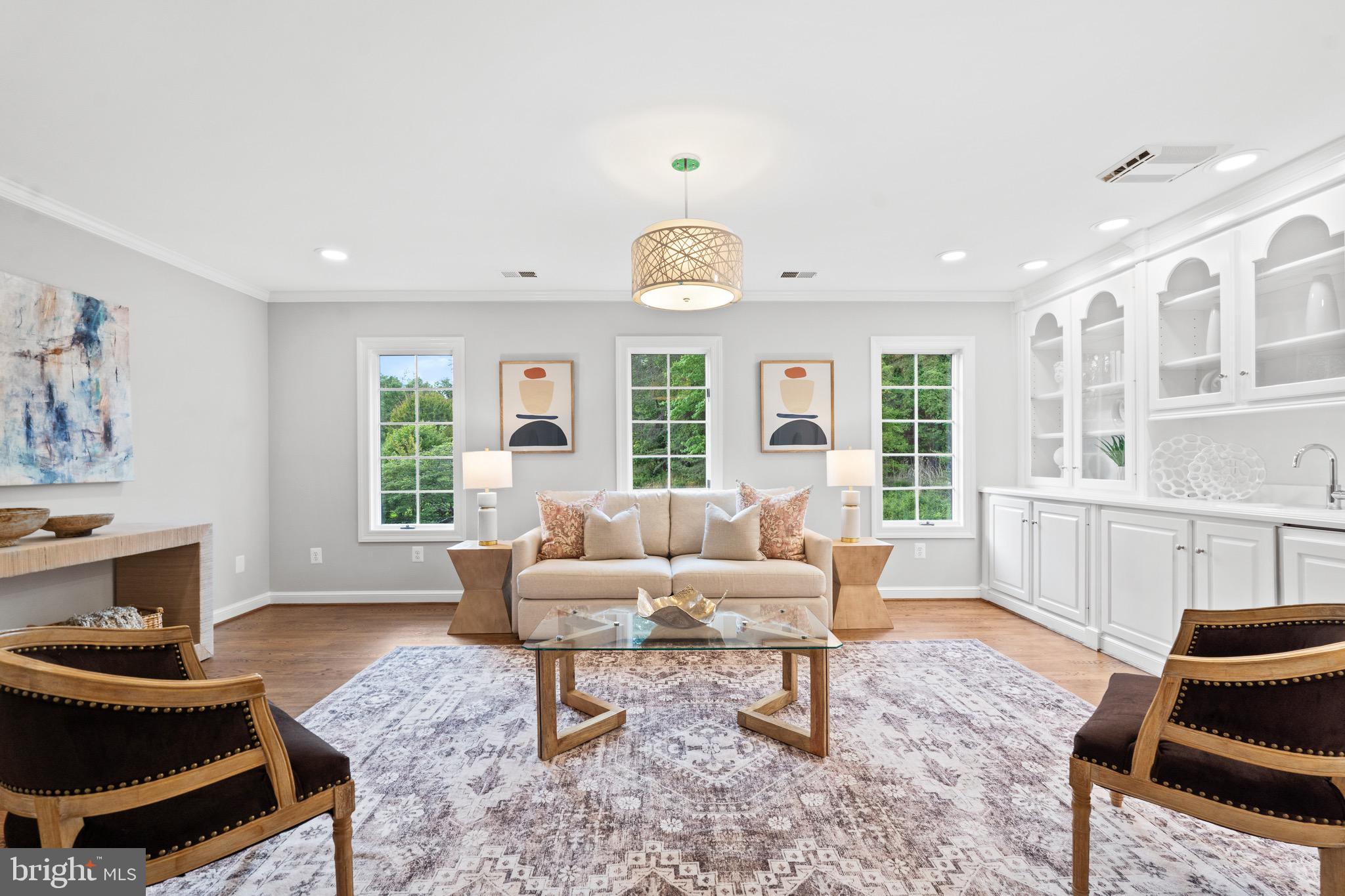 FALCONHURST - Residential