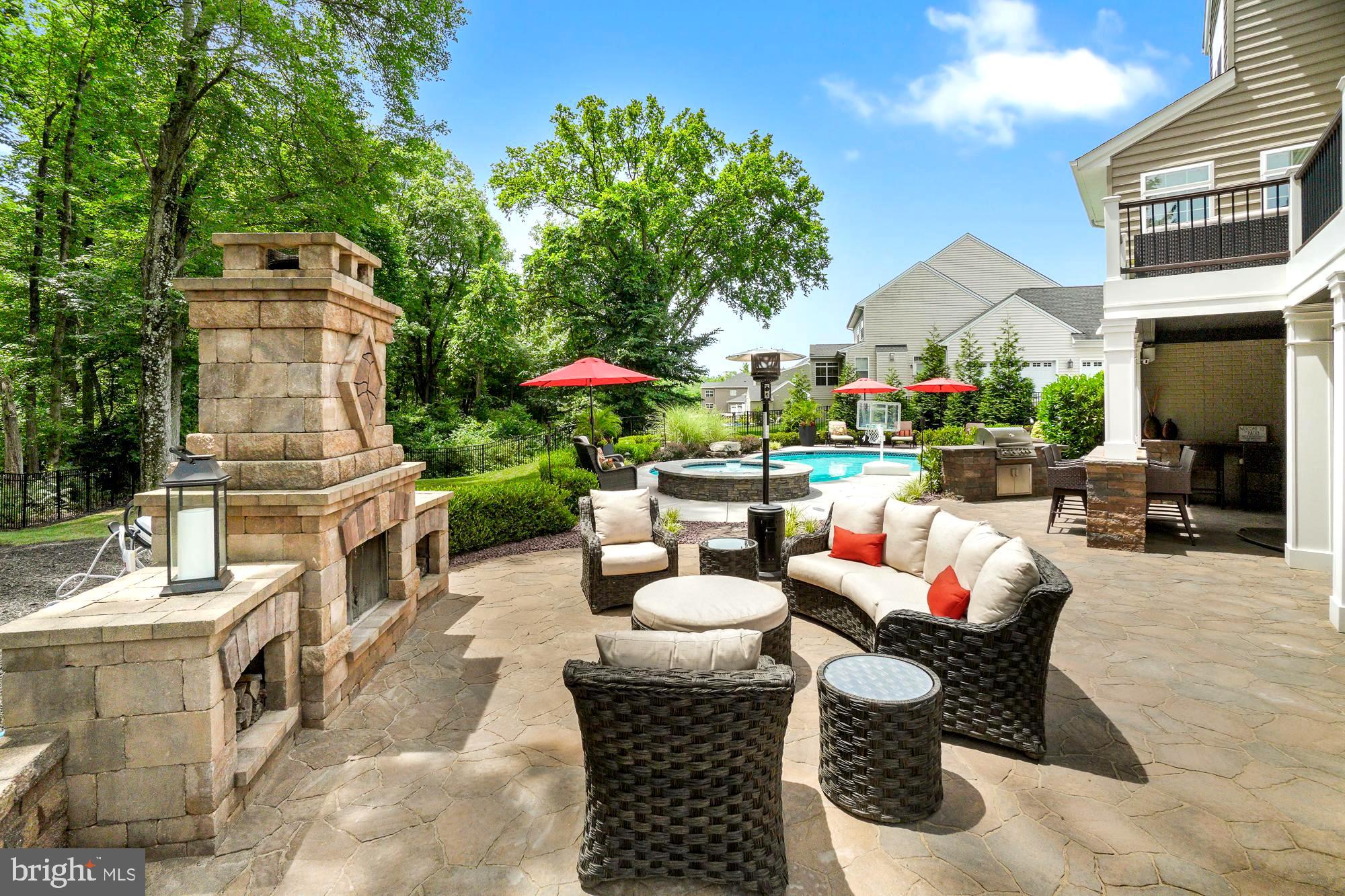 BRIGHTWELL CROSSING - Residential