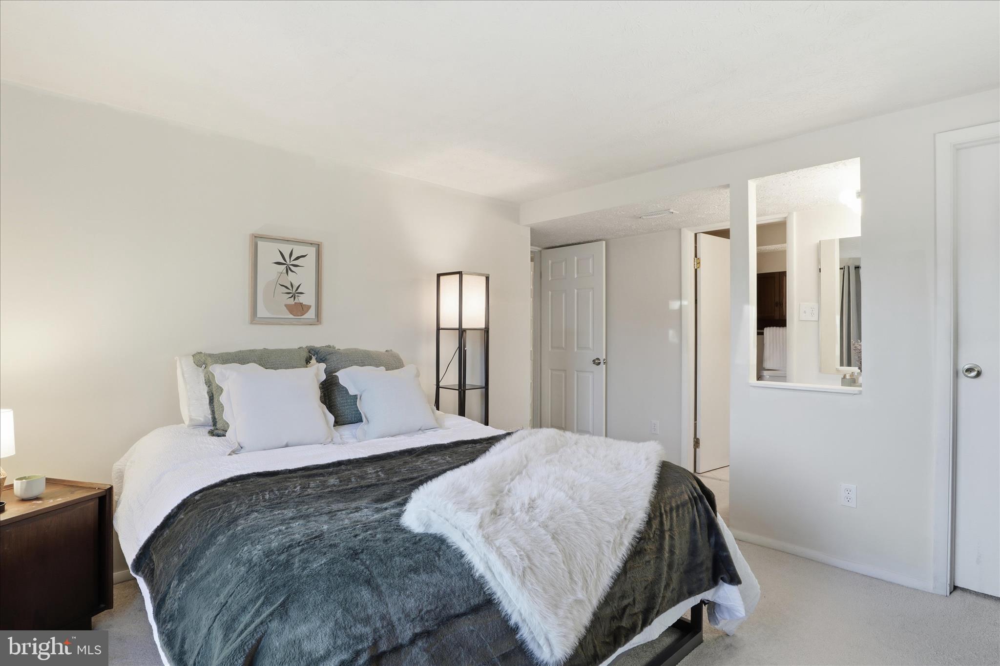 MOUNT VERNON LAKES CONDO - Residential