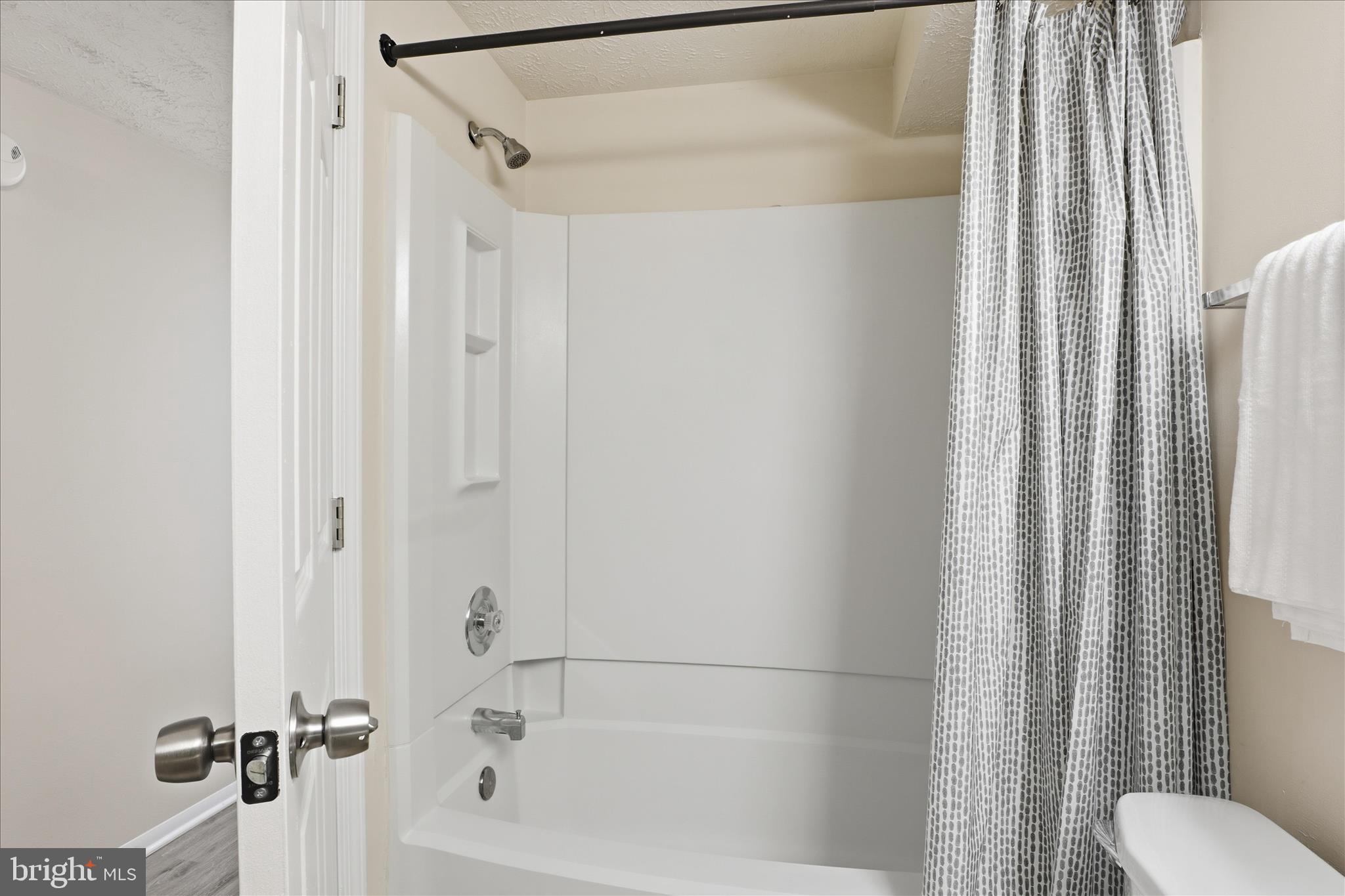 MOUNT VERNON LAKES CONDO - Residential