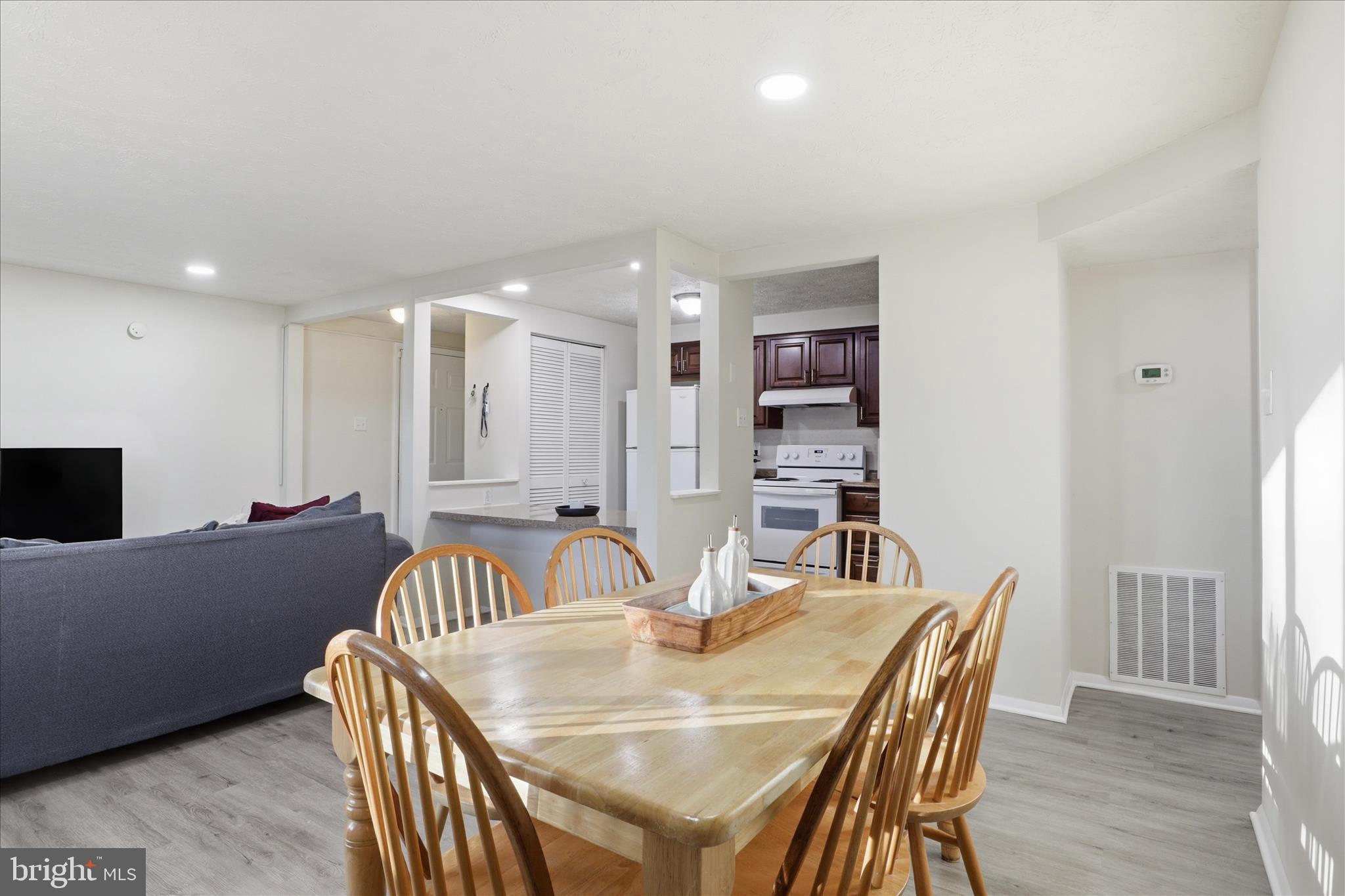 MOUNT VERNON LAKES CONDO - Residential