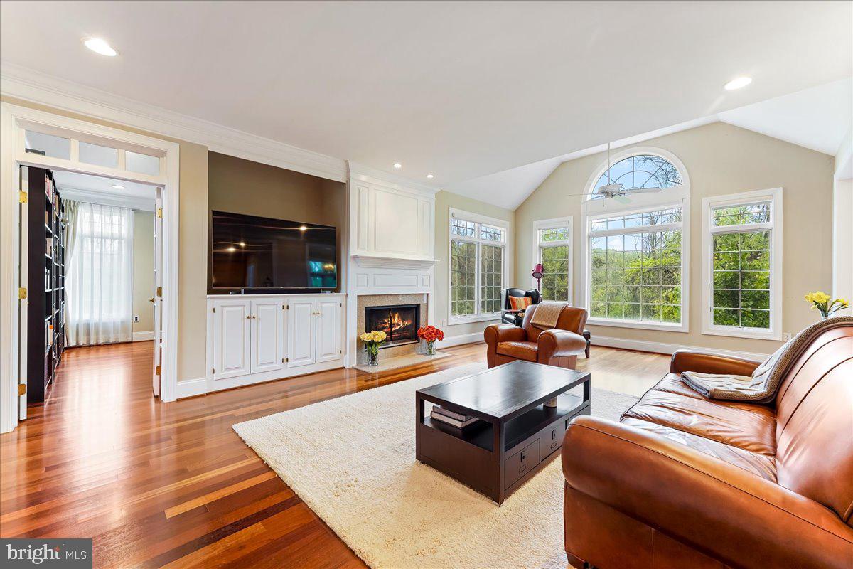 OVERLOOK - Residential