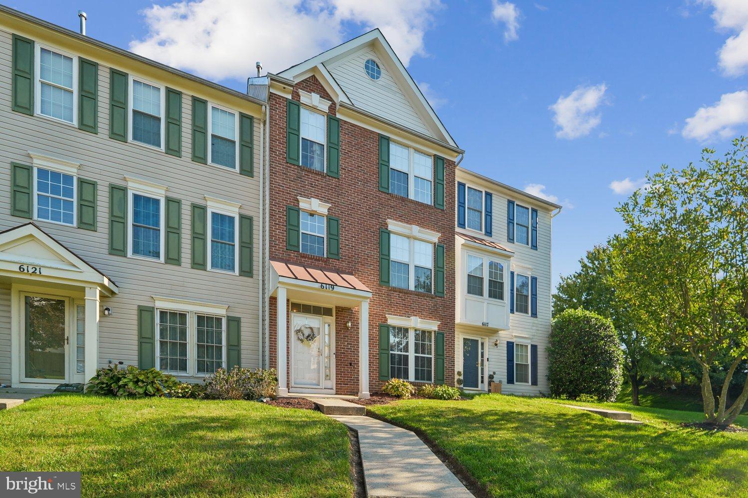 6119 SILVER LEAF LANE