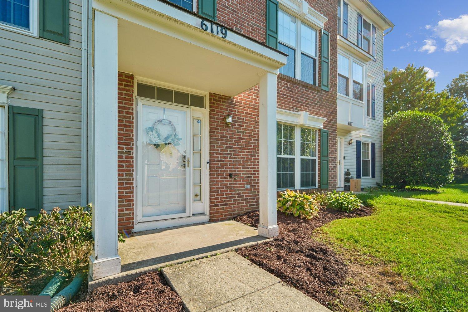6119 SILVER LEAF LANE