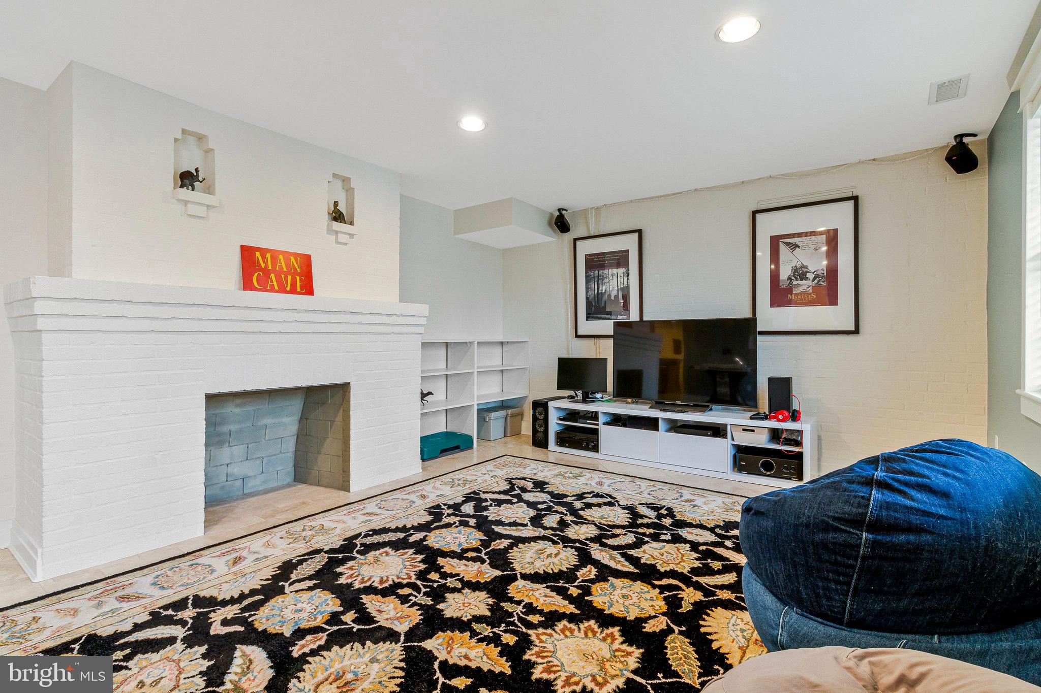 WOODLAND ACRES - Residential