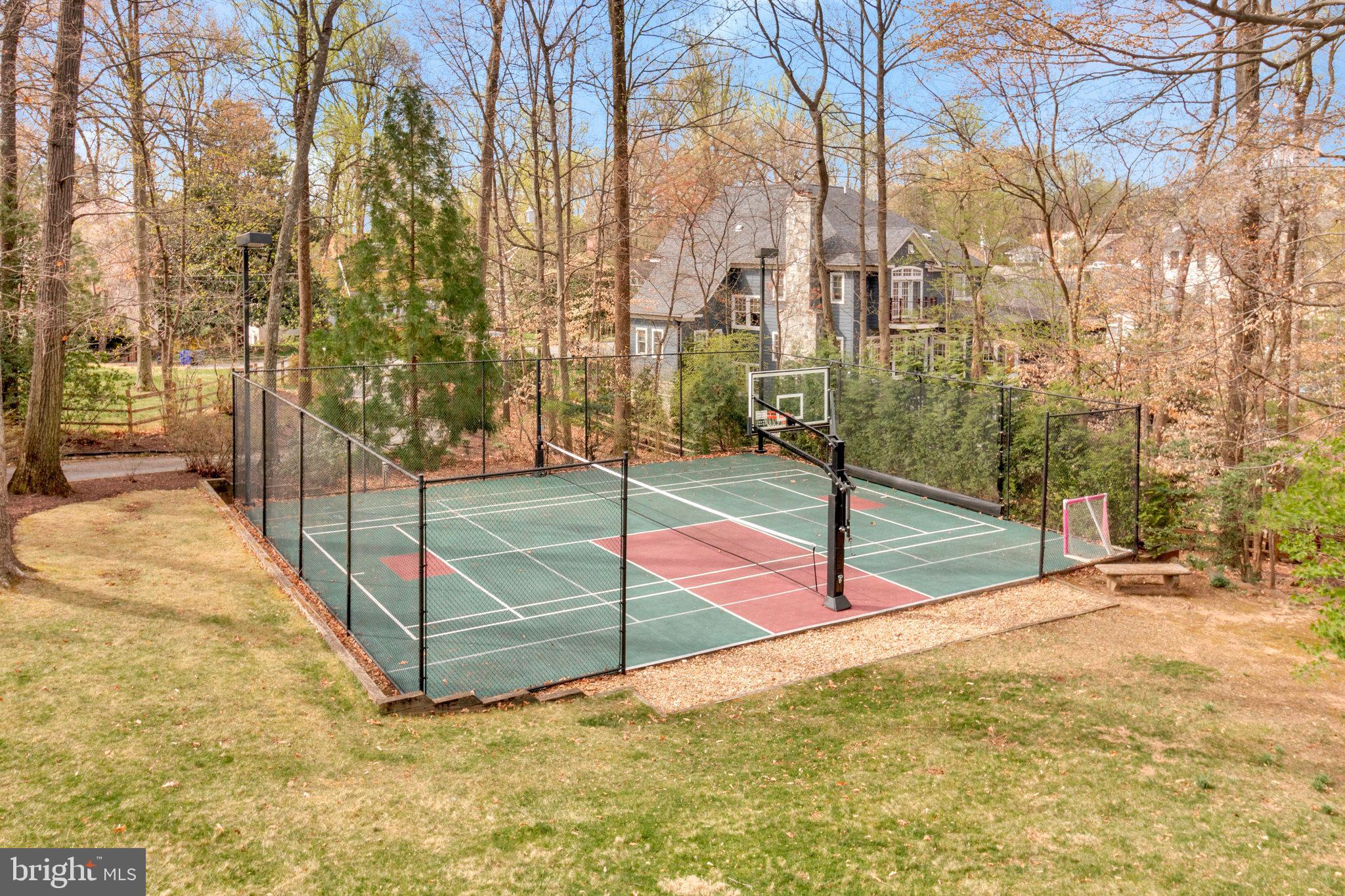 WOODLAND ACRES - Residential