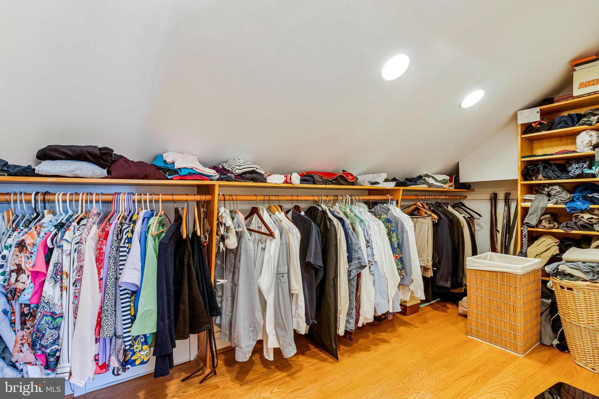 WOODLAND ACRES - Residential