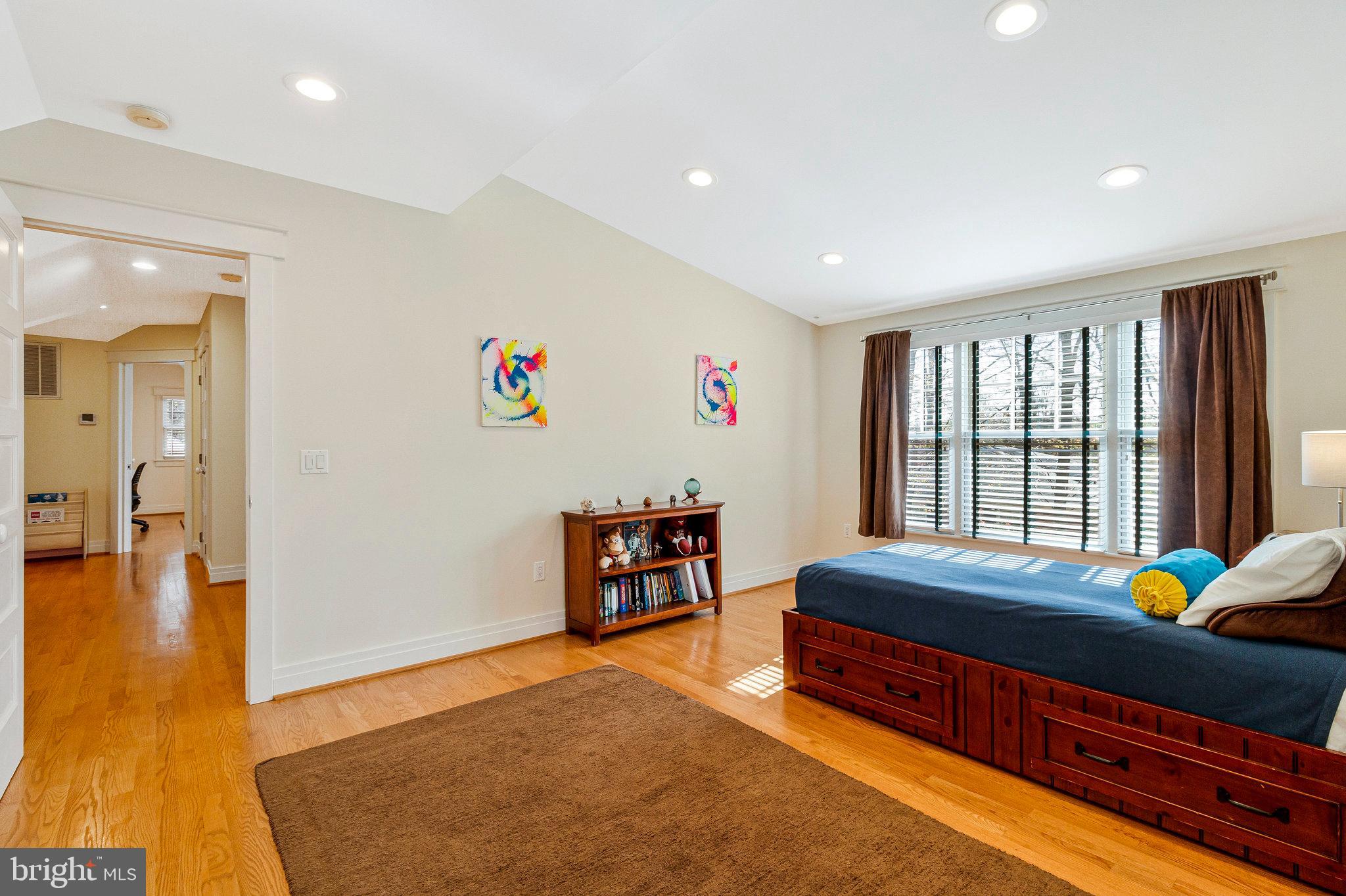 WOODLAND ACRES - Residential