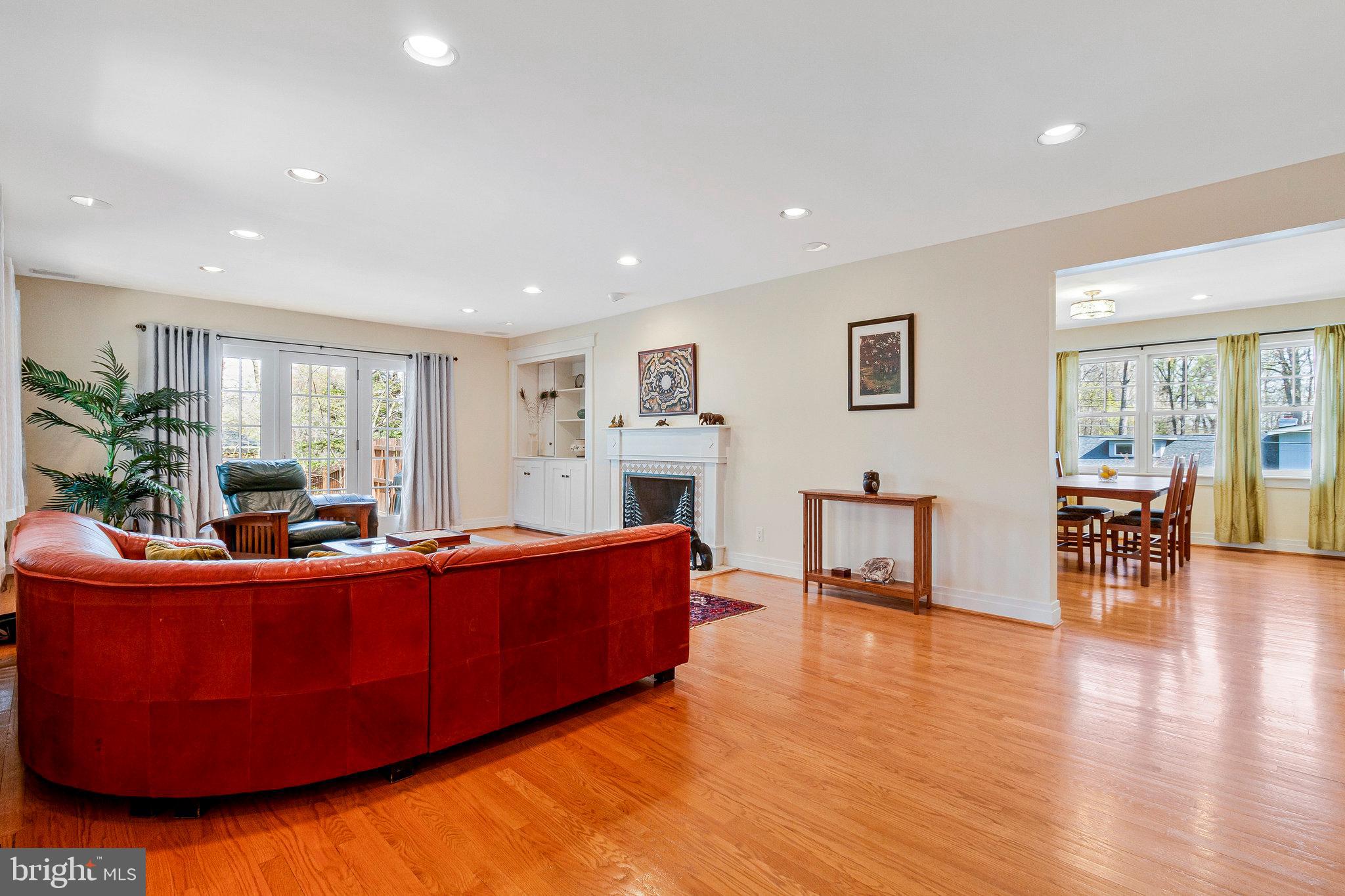 WOODLAND ACRES - Residential