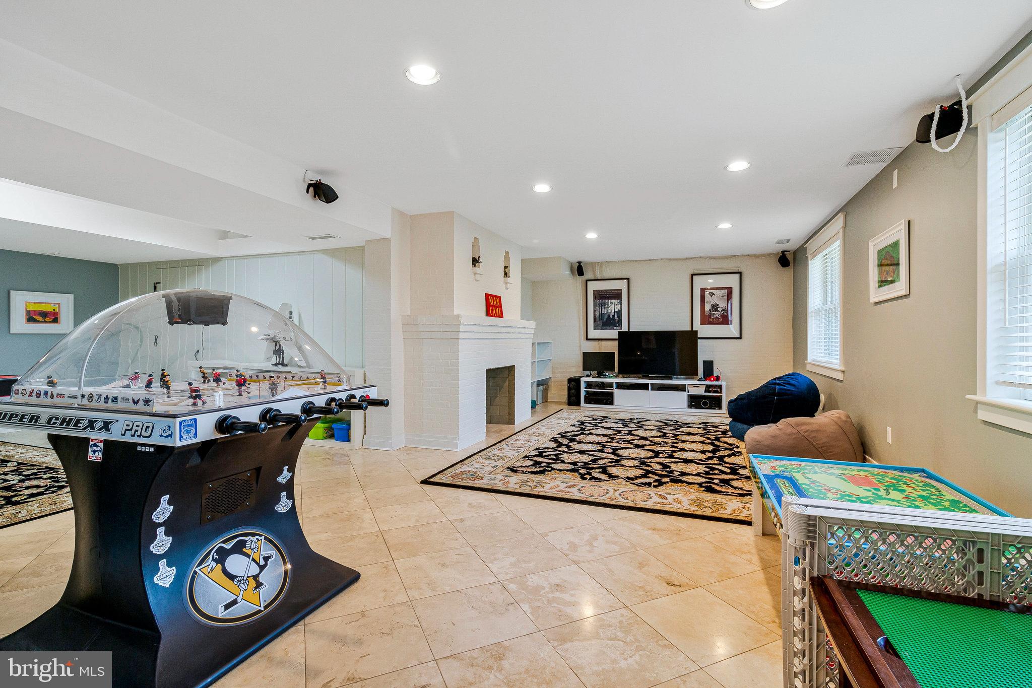 WOODLAND ACRES - Residential