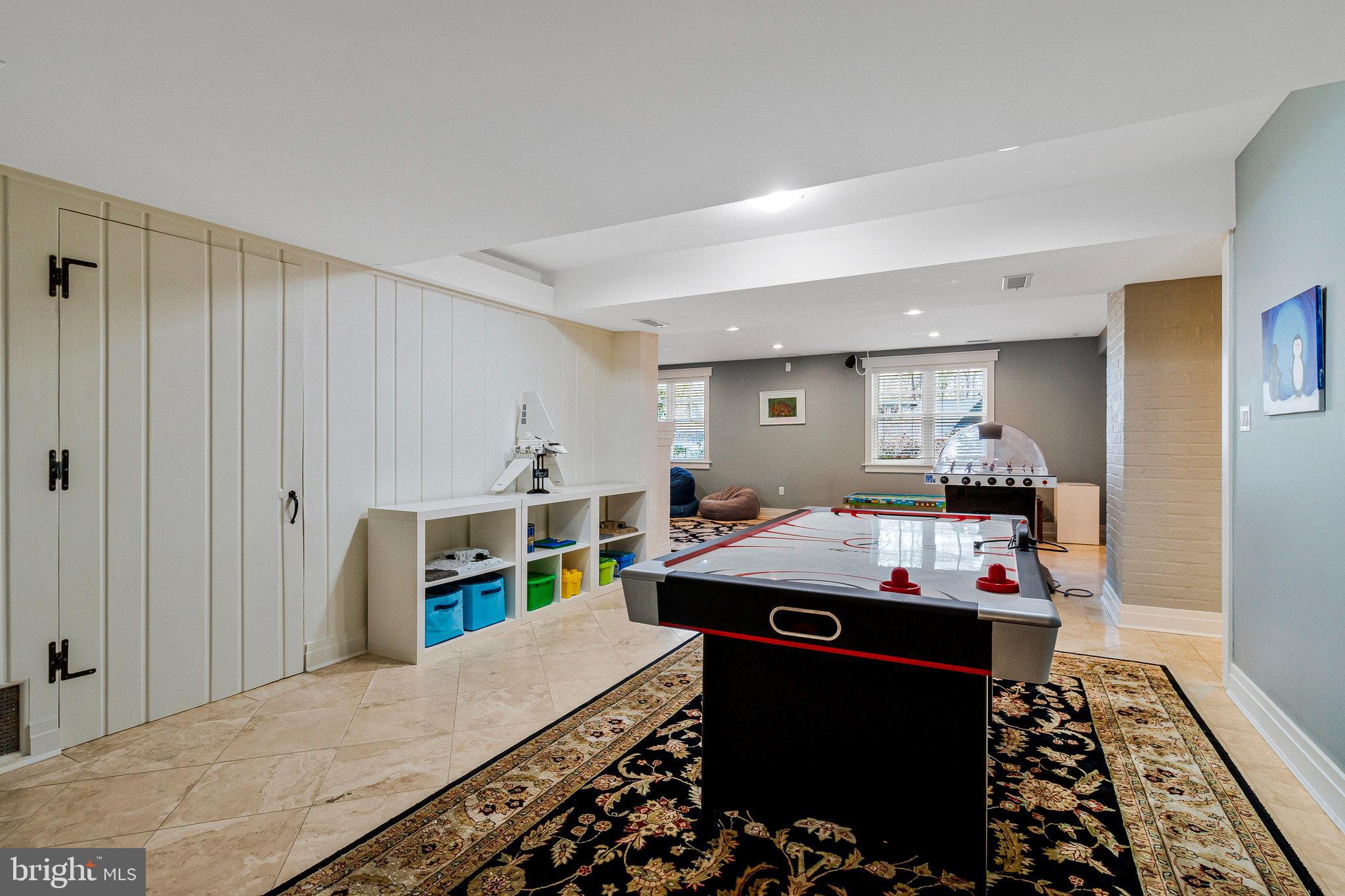 WOODLAND ACRES - Residential