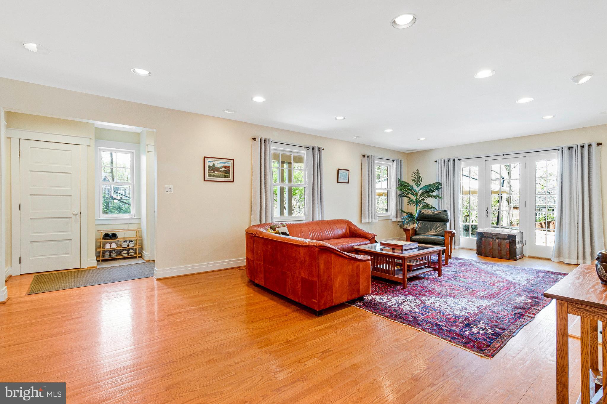 WOODLAND ACRES - Residential