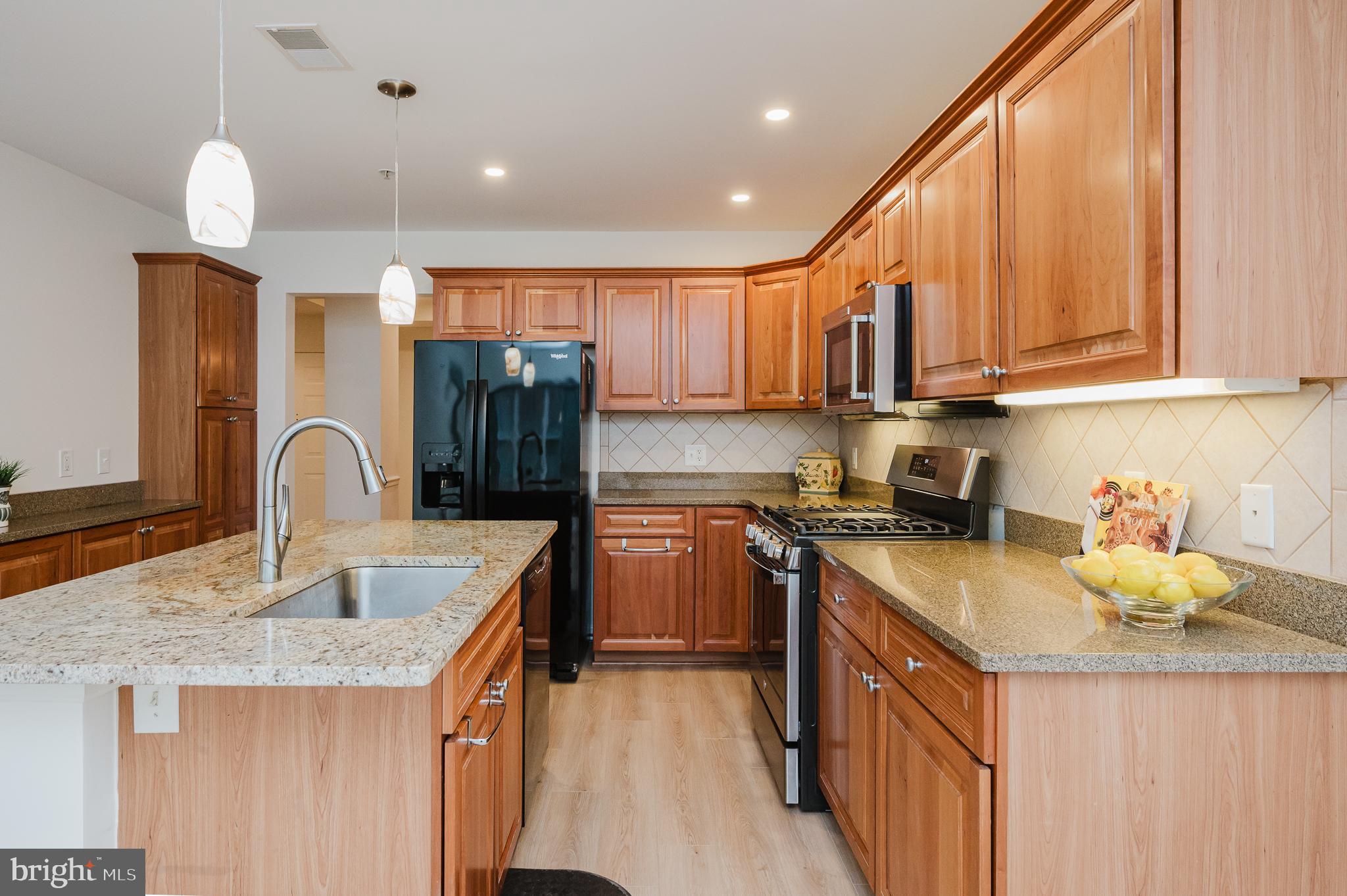 ROUNDWOOD RIDGE - Residential