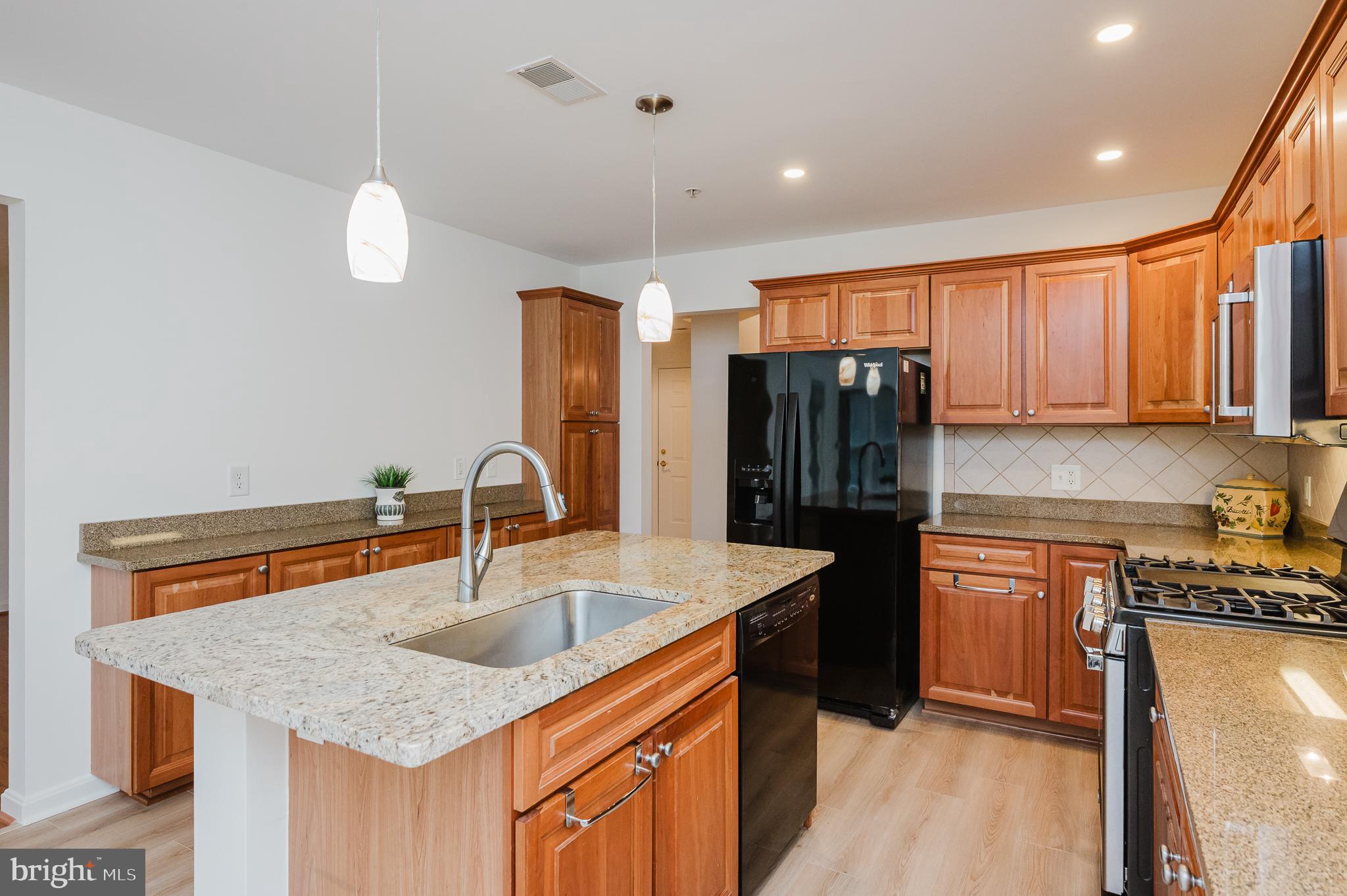 ROUNDWOOD RIDGE - Residential