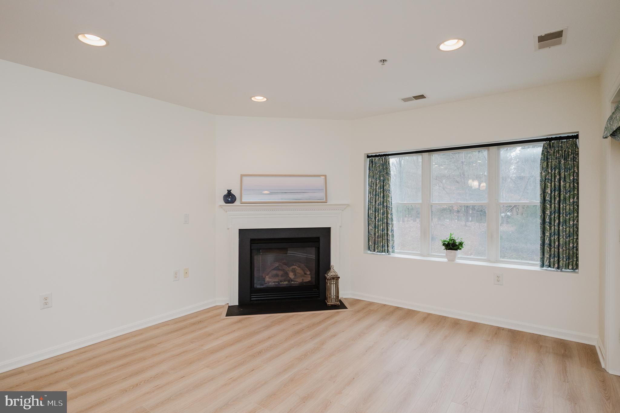 ROUNDWOOD RIDGE - Residential