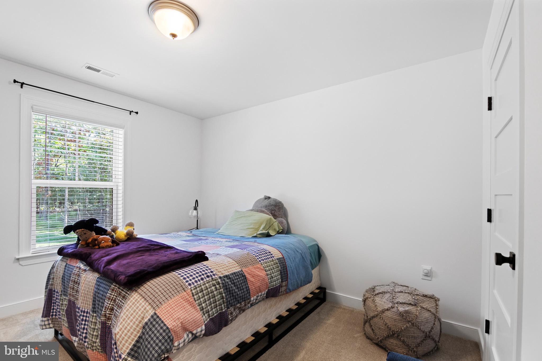 HUNTERS TRACE - Residential