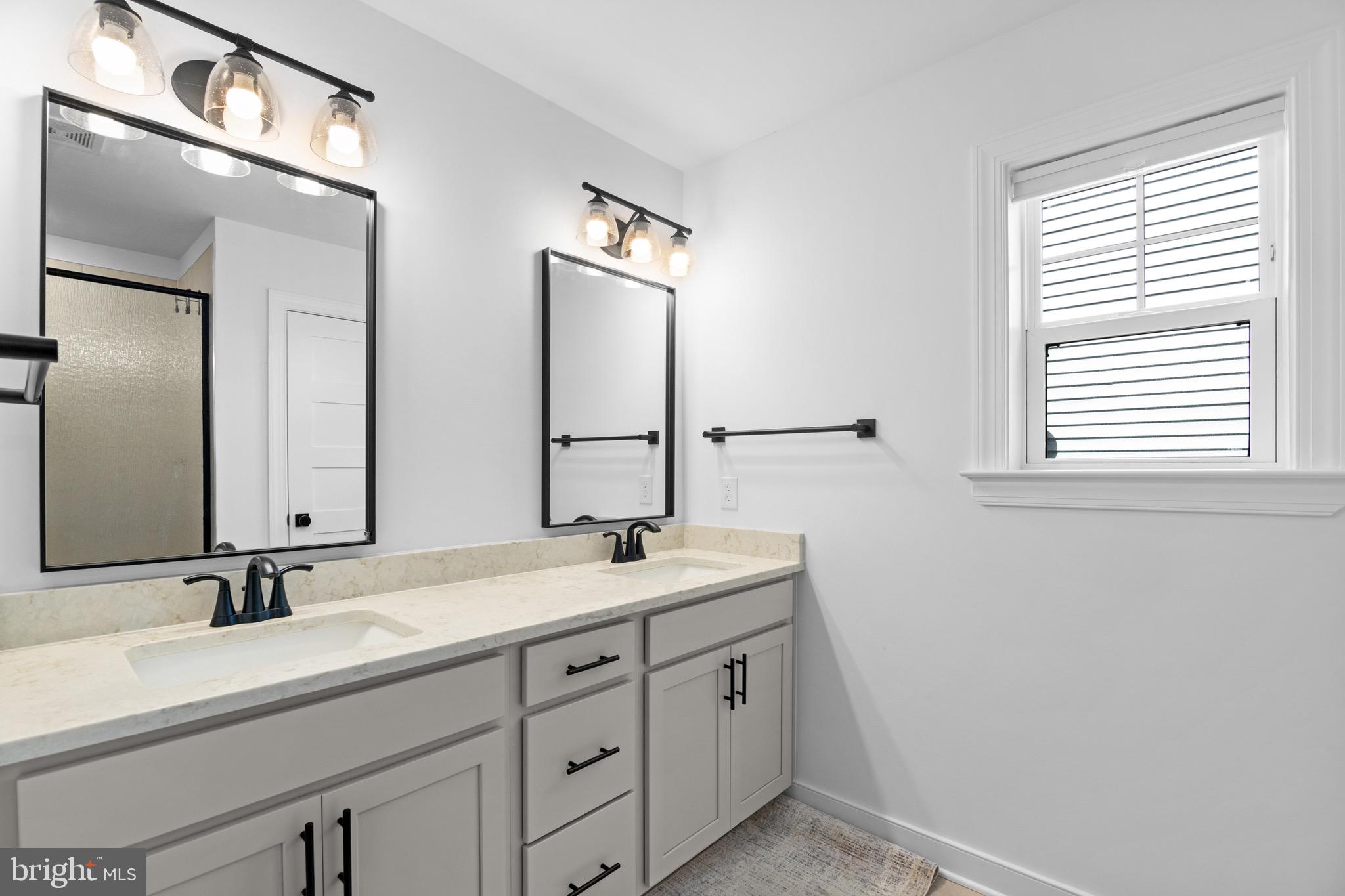 HUNTERS TRACE - Residential