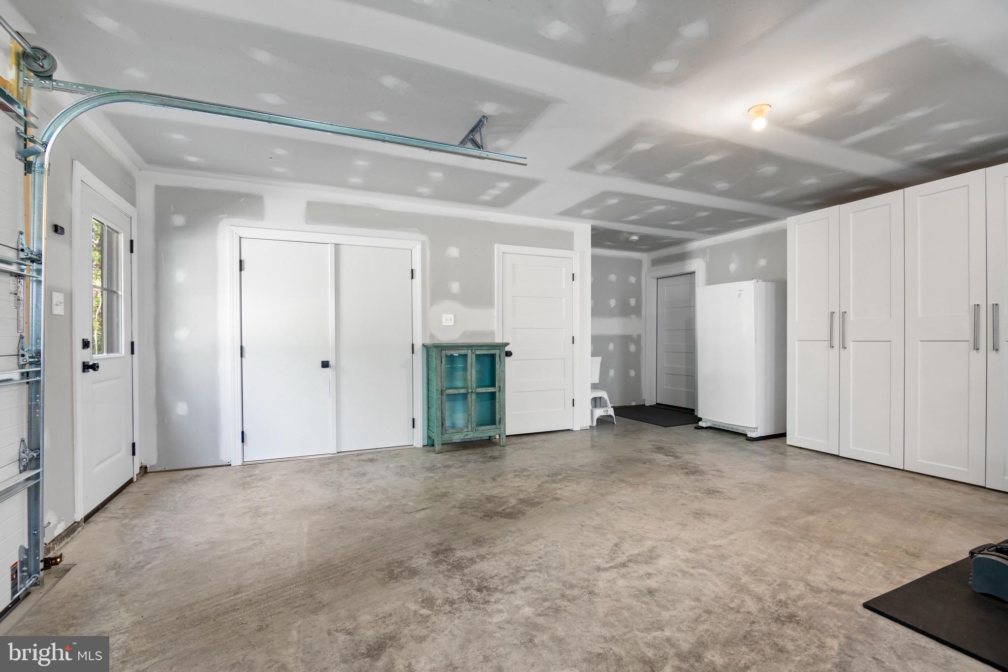 HUNTERS TRACE - Residential