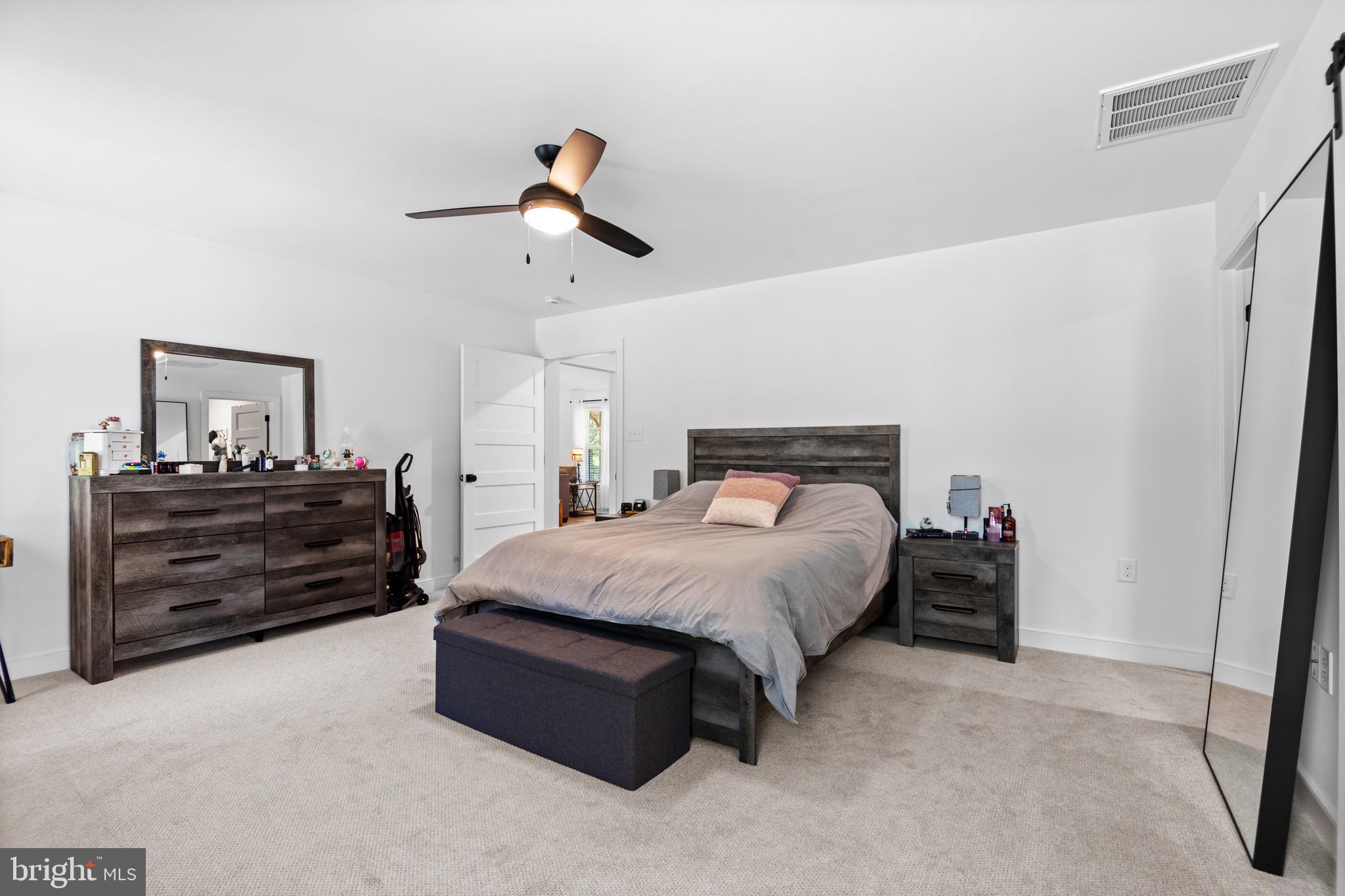 HUNTERS TRACE - Residential