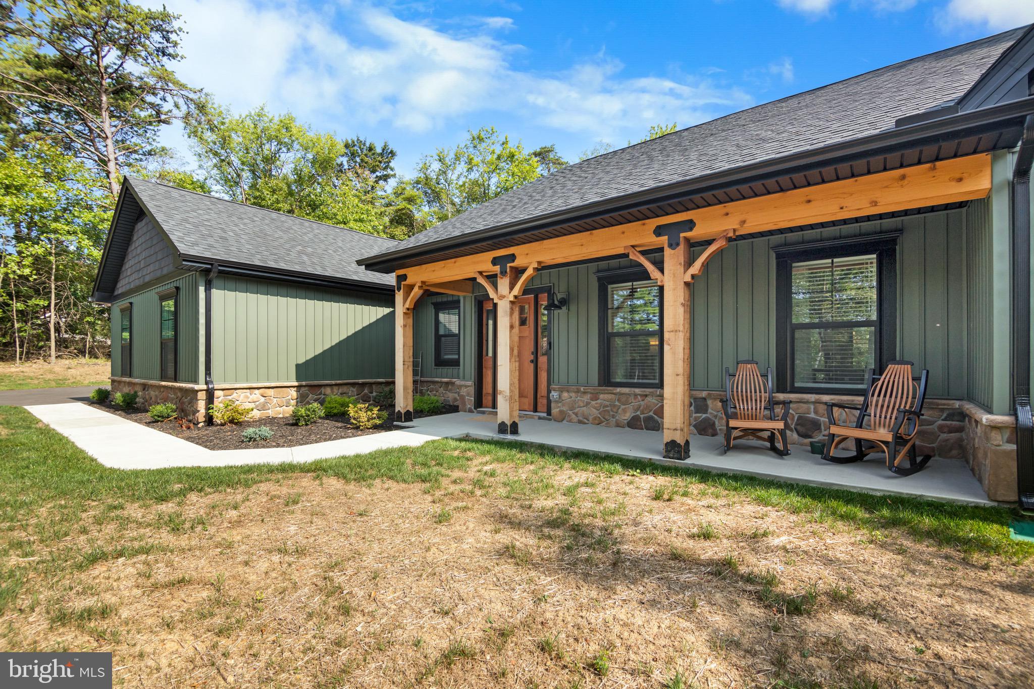 HUNTERS TRACE - Residential