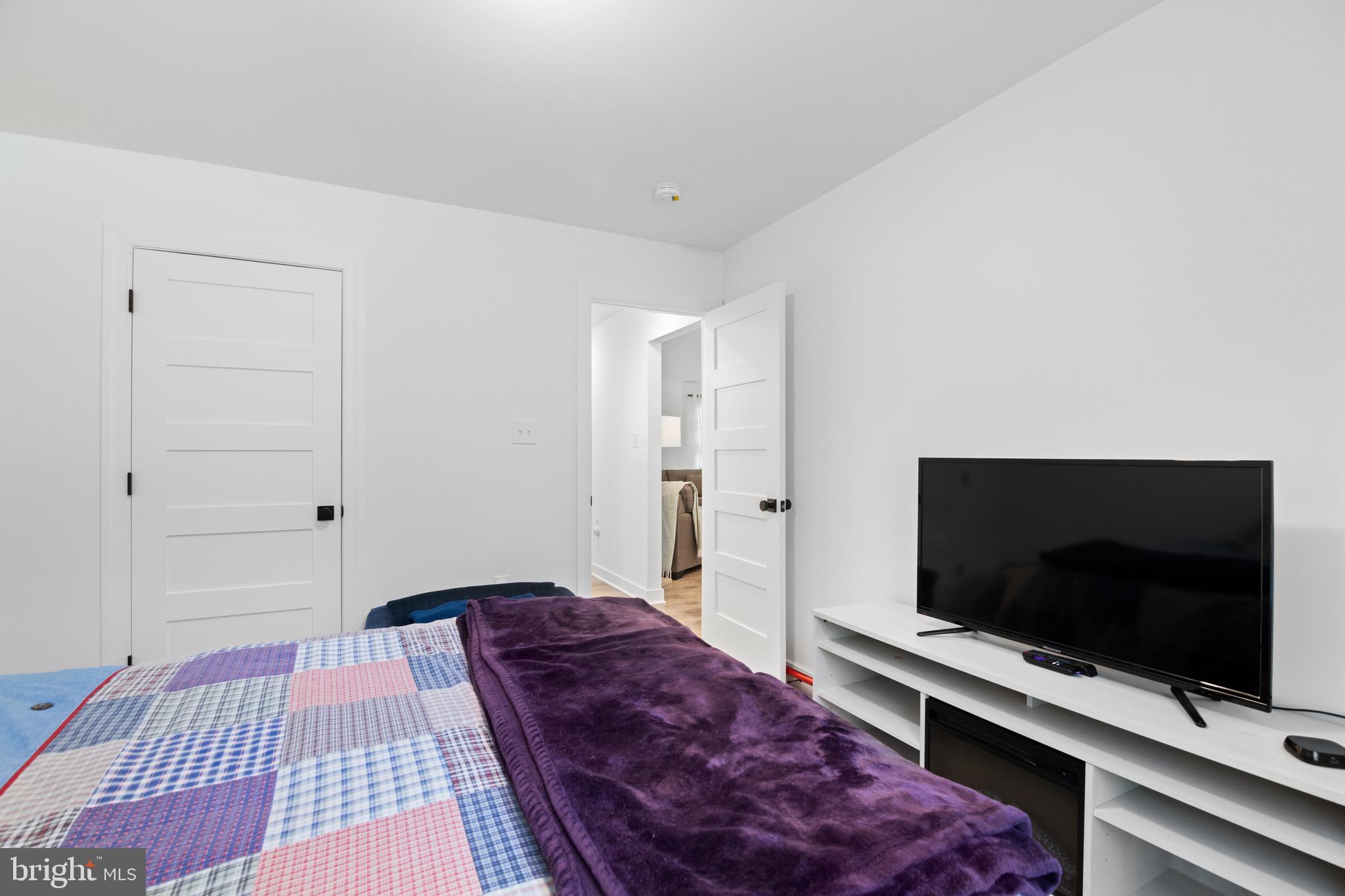 HUNTERS TRACE - Residential