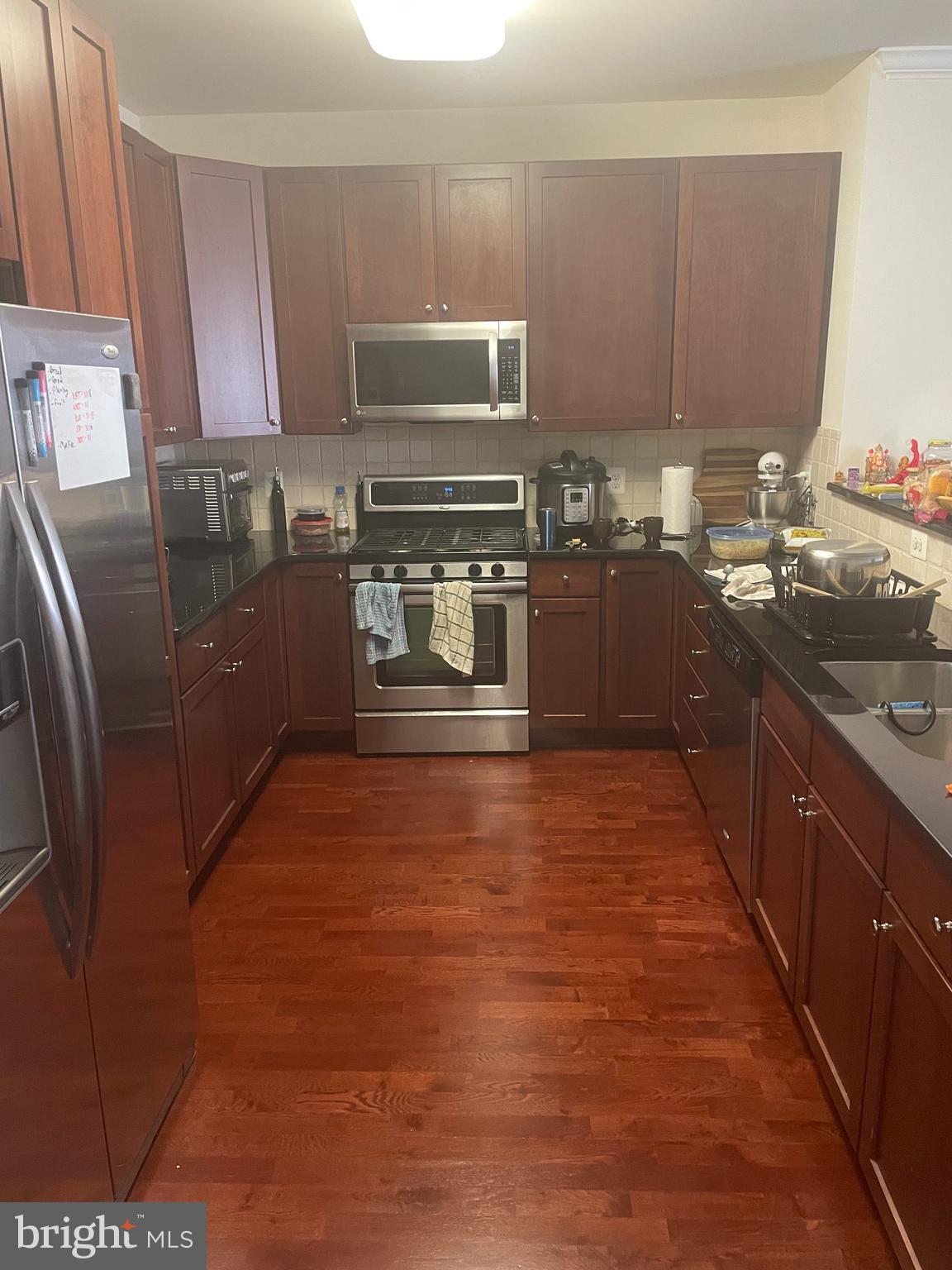 NAVAL SQUARE - Residential Lease