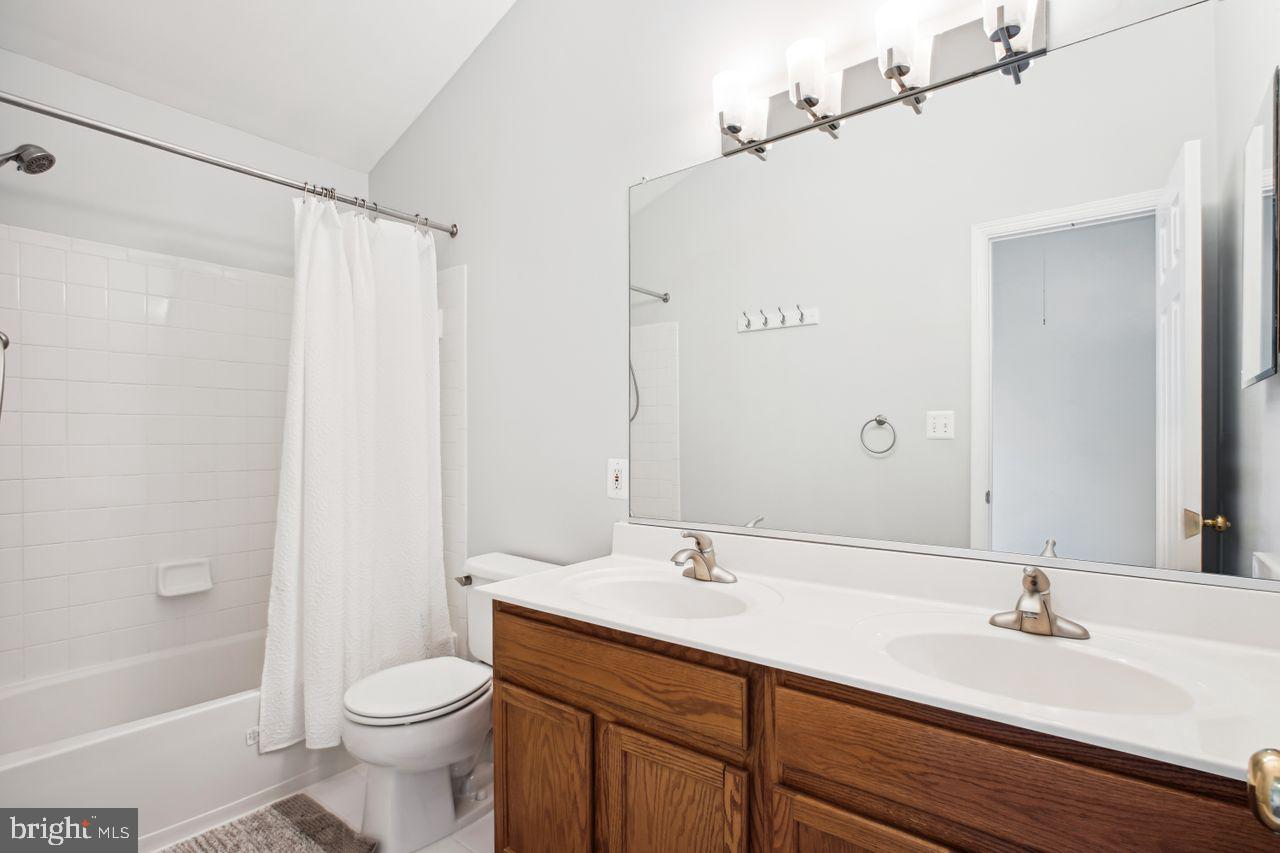 BROADLANDS - Residential