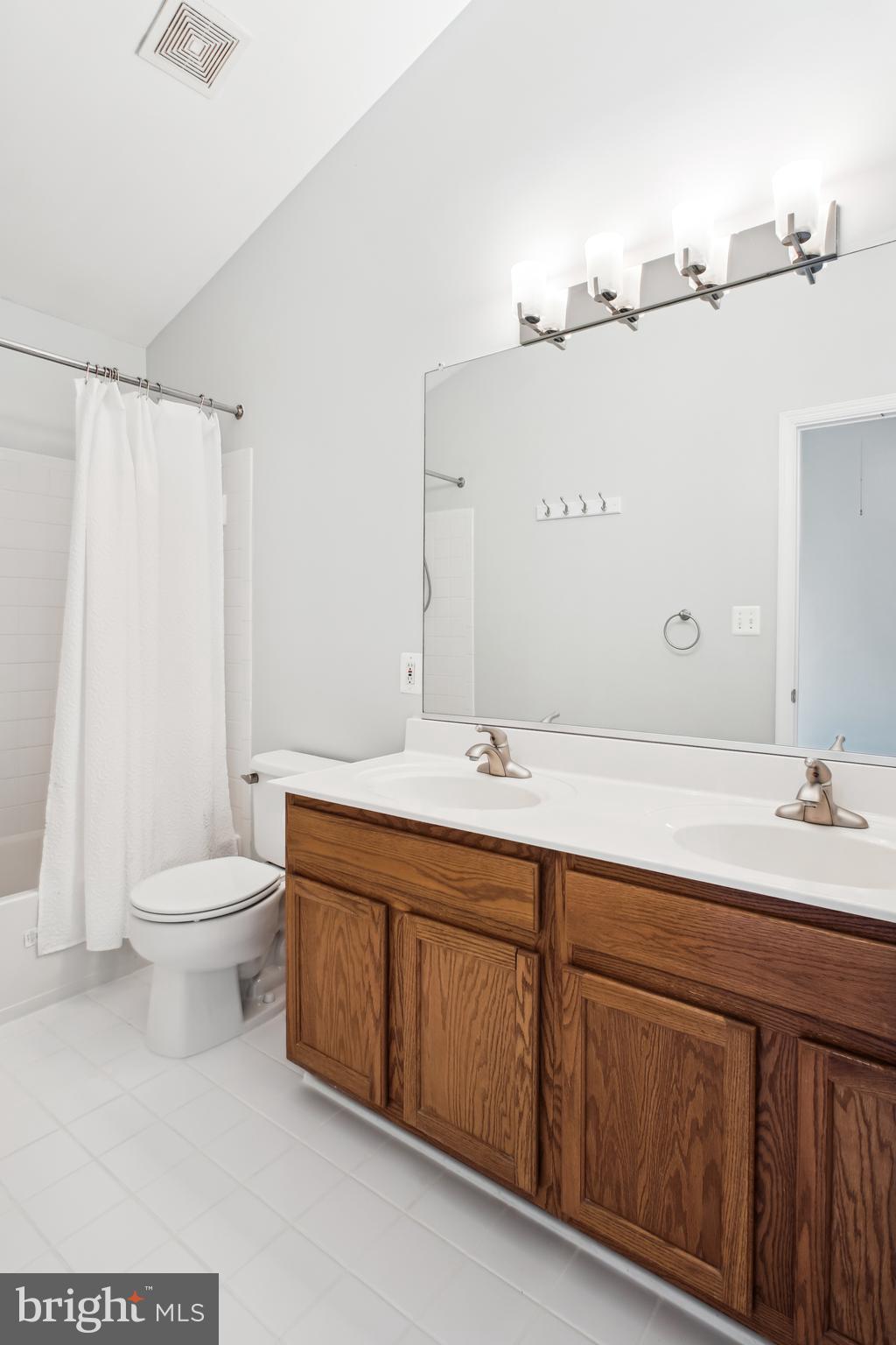 BROADLANDS - Residential