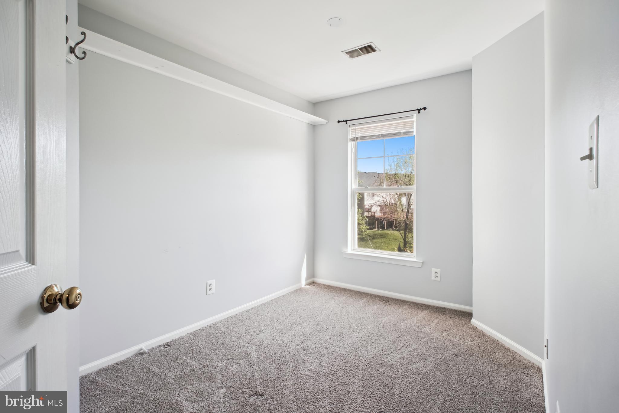 BROADLANDS - Residential