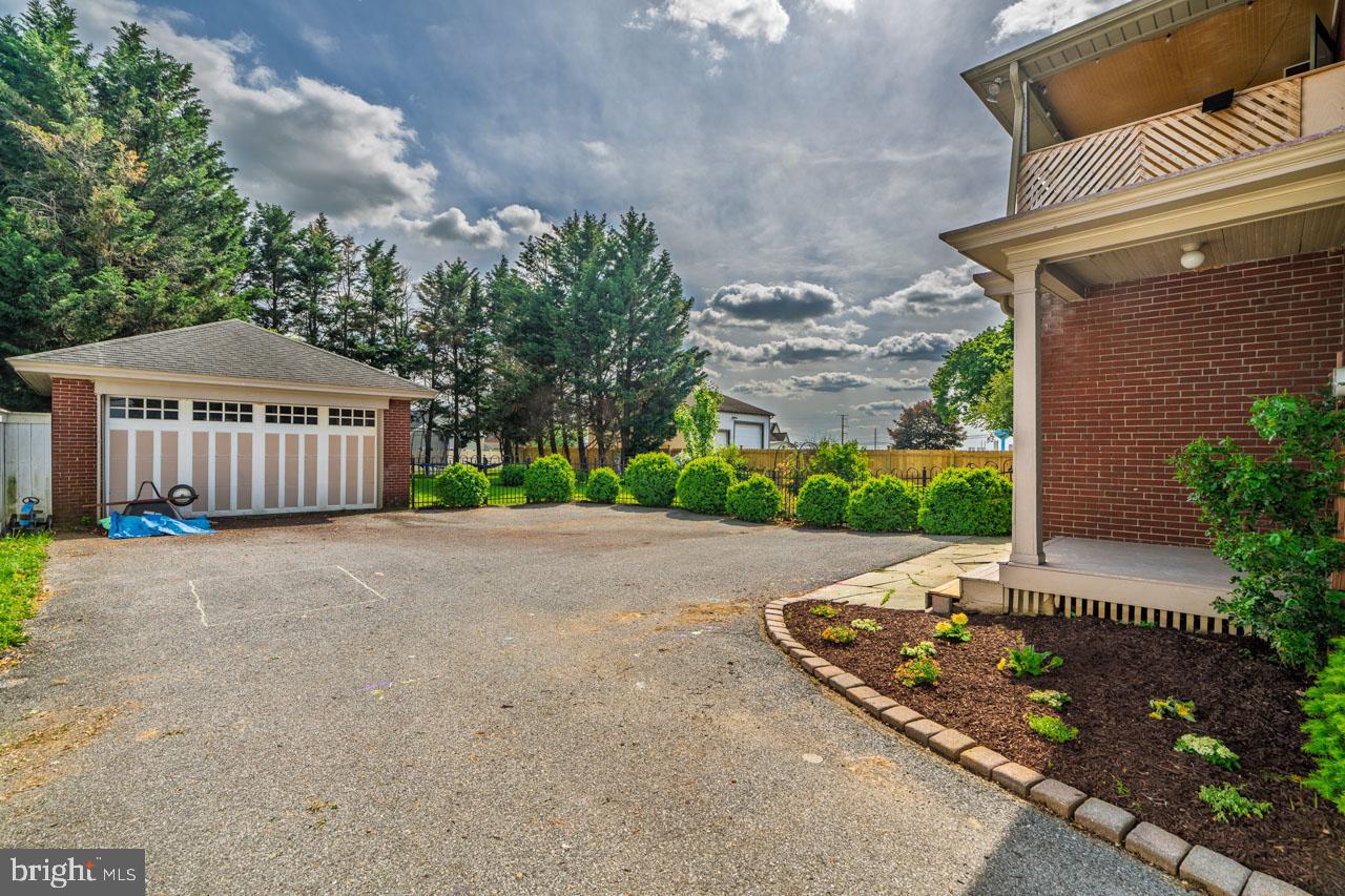 LEACOCK TWP - Residential