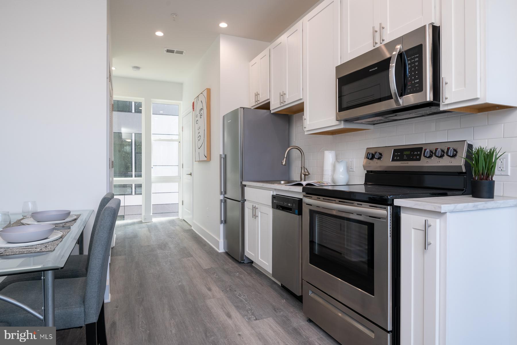 H STREET CORRIDOR - Residential Lease